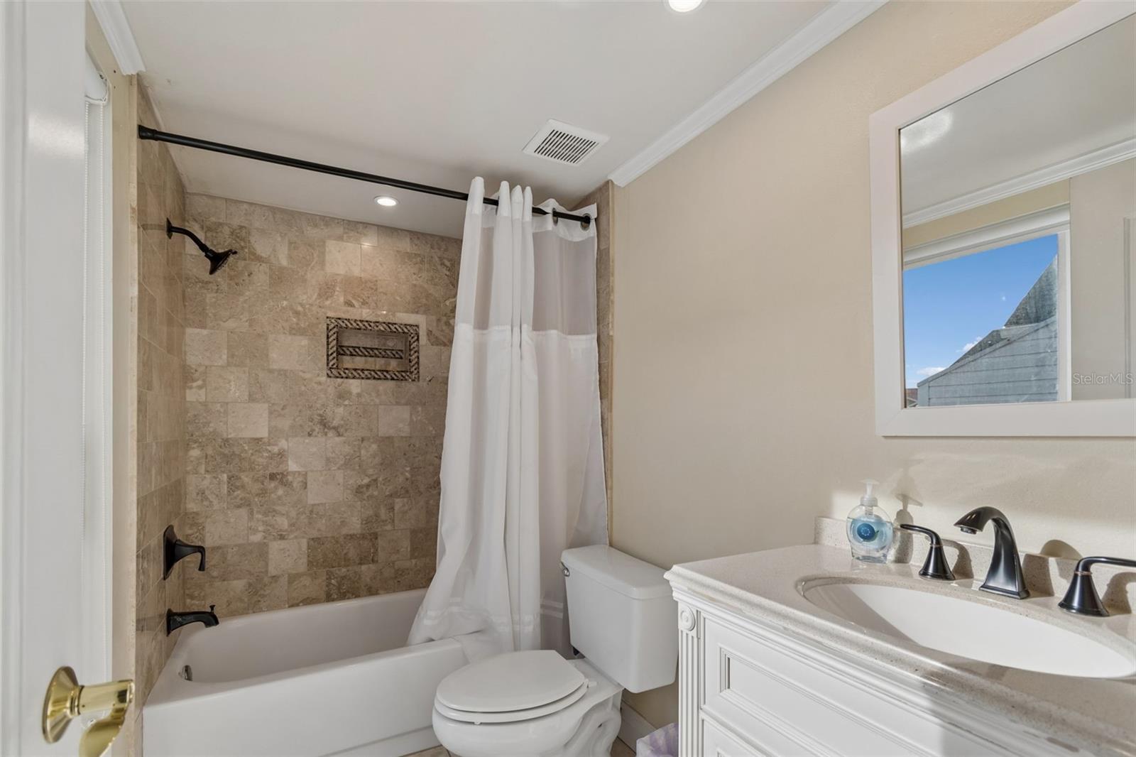 320 ISLAND WAY #304, CLEARWATER BEACH, FL, 33767