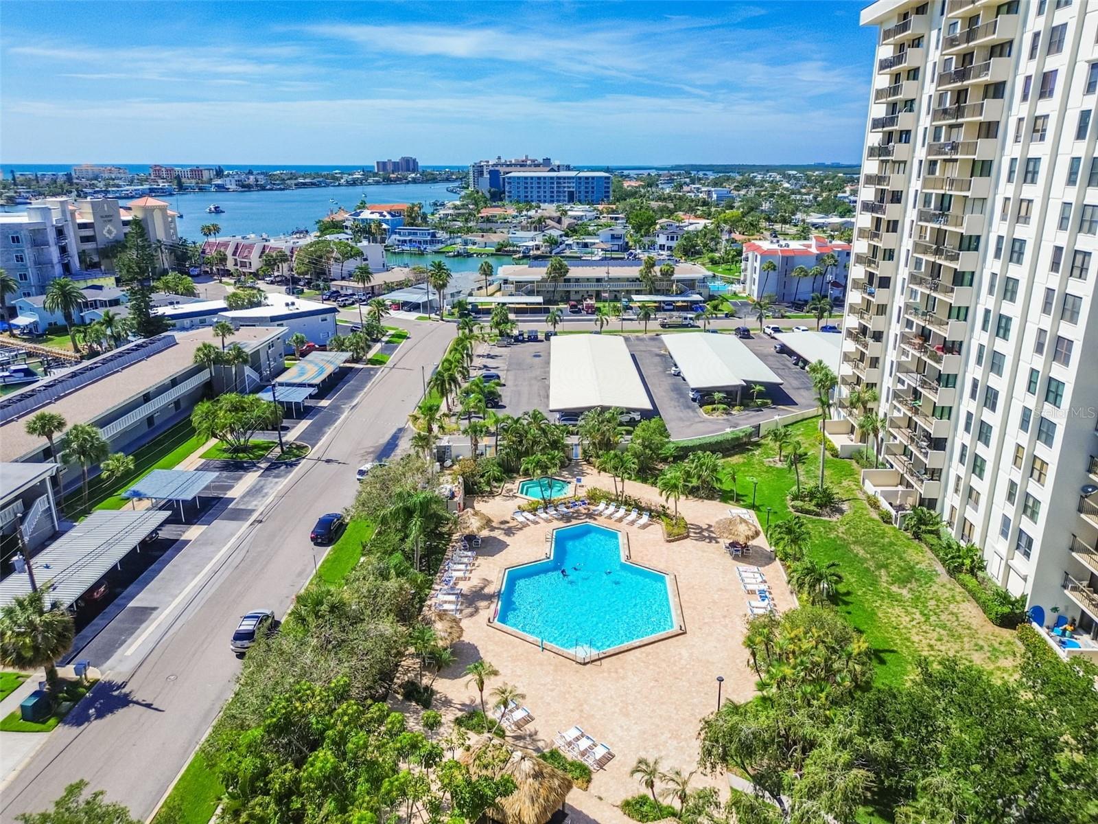 320 ISLAND WAY #304, CLEARWATER BEACH, FL, 33767