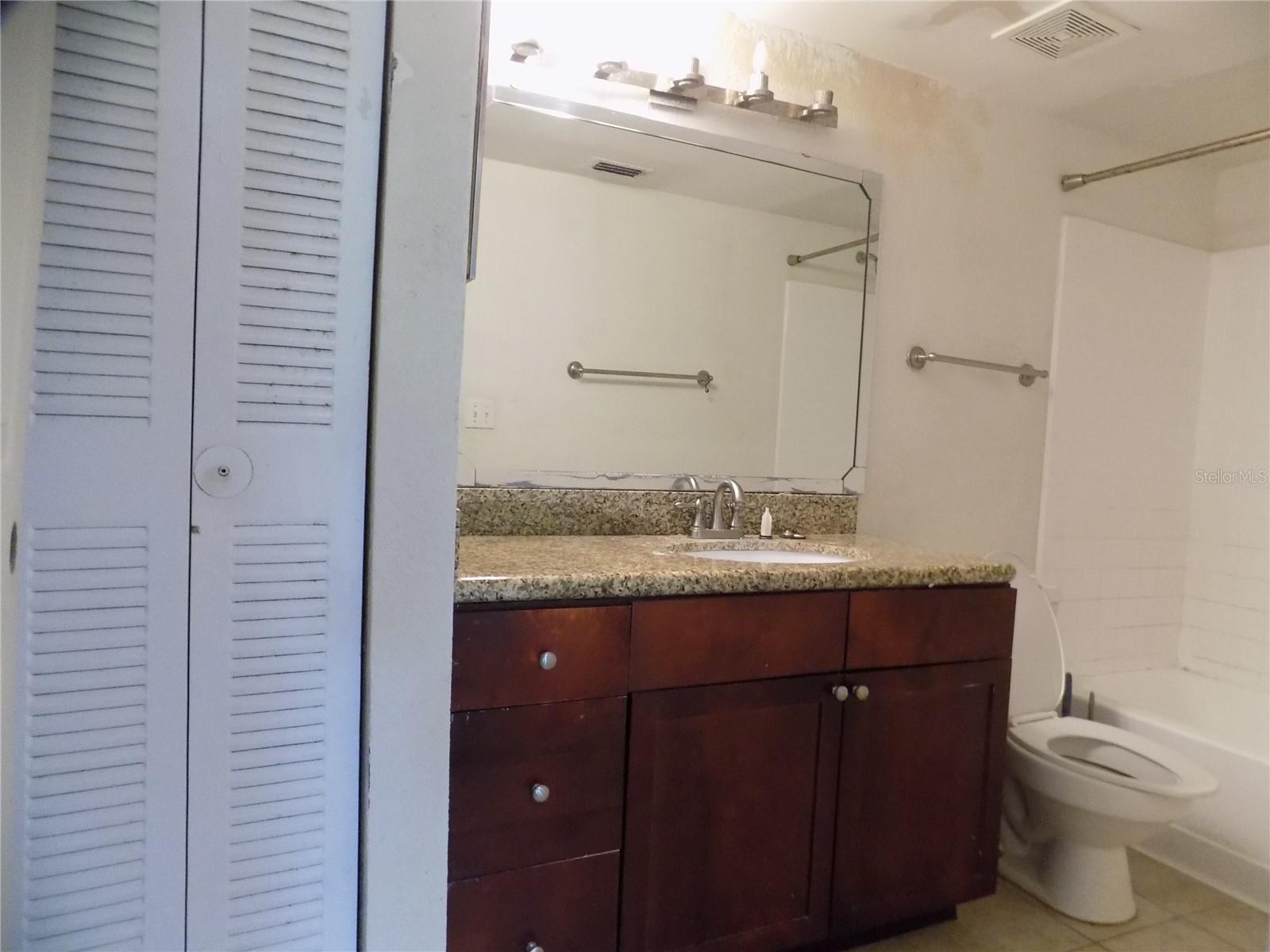 5116 CONROY RD #14, ORLANDO, FL, 32811