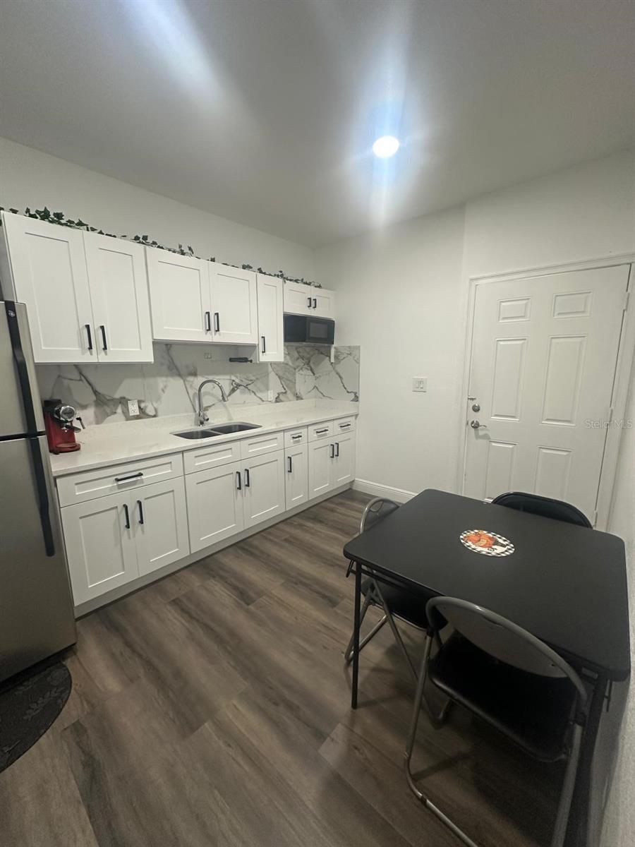 12909 FOUR OAKS RD, TAMPA, FL, 33624