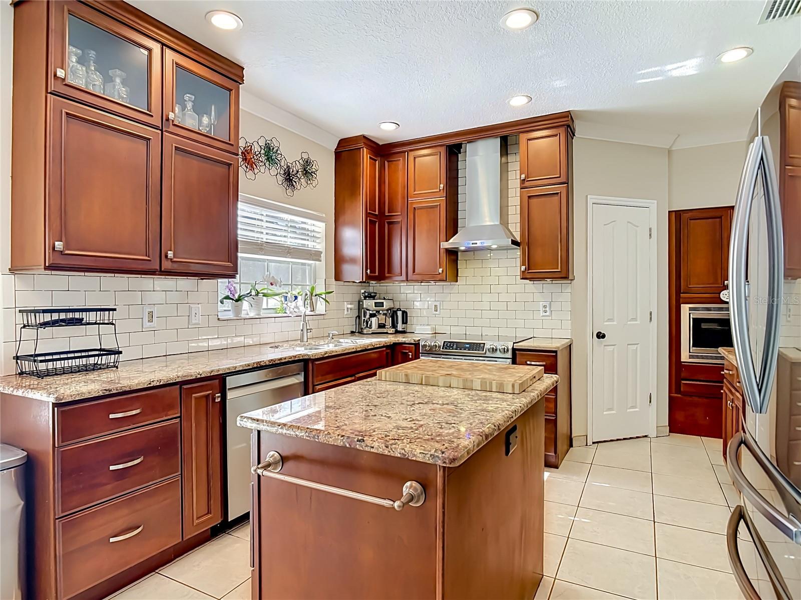 237 CEDARWOOD CT, DEBARY, FL, 32713