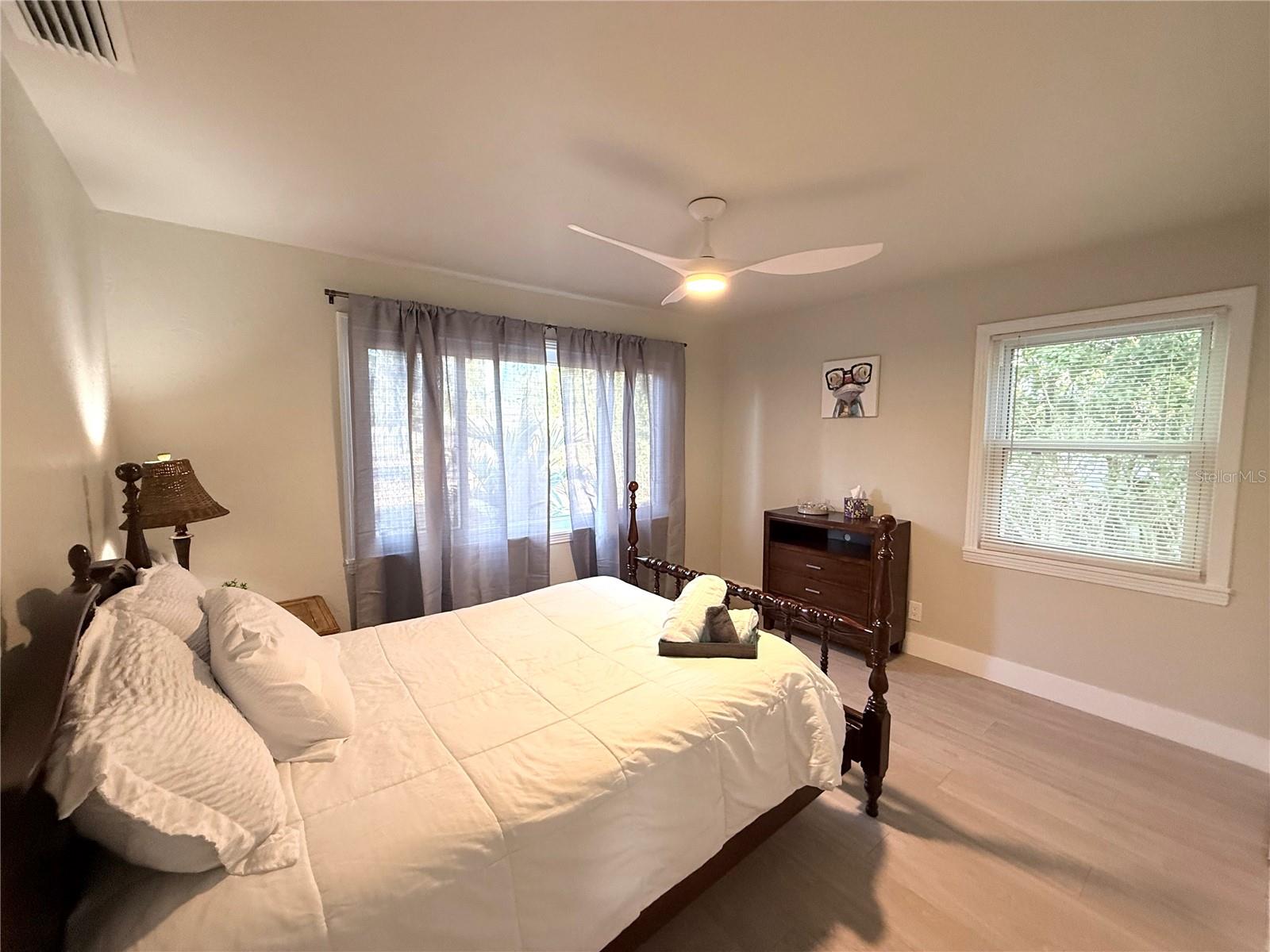 10460 54TH AVE N, ST PETERSBURG, FL, 33708