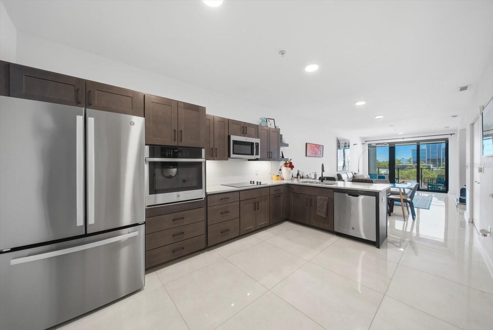 132 MIRROR LAKE #403, ST PETERSBURG, FL, 33701