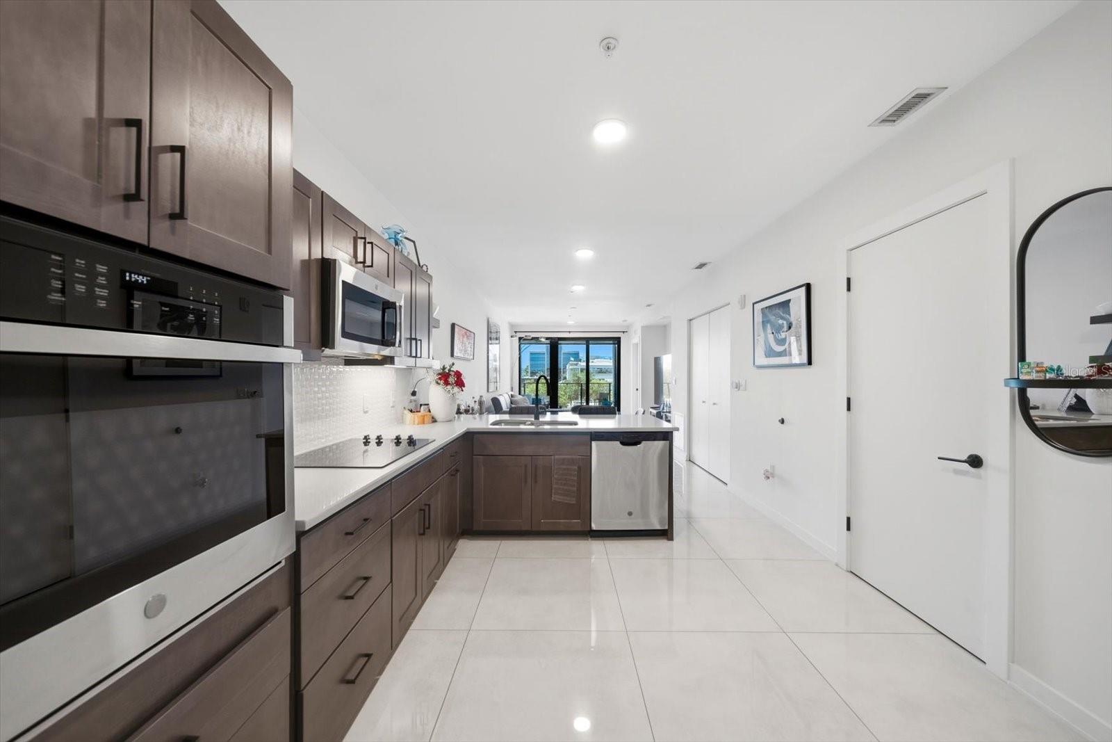 132 MIRROR LAKE #403, ST PETERSBURG, FL, 33701