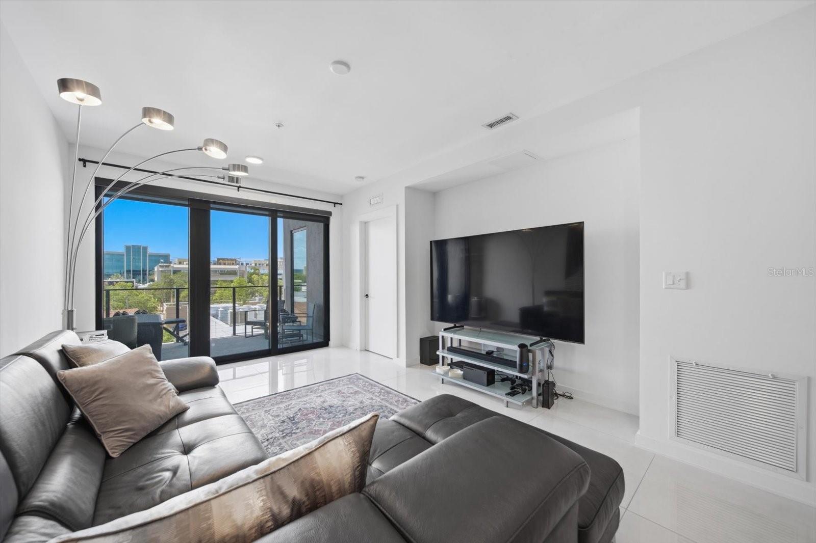 132 MIRROR LAKE #403, ST PETERSBURG, FL, 33701