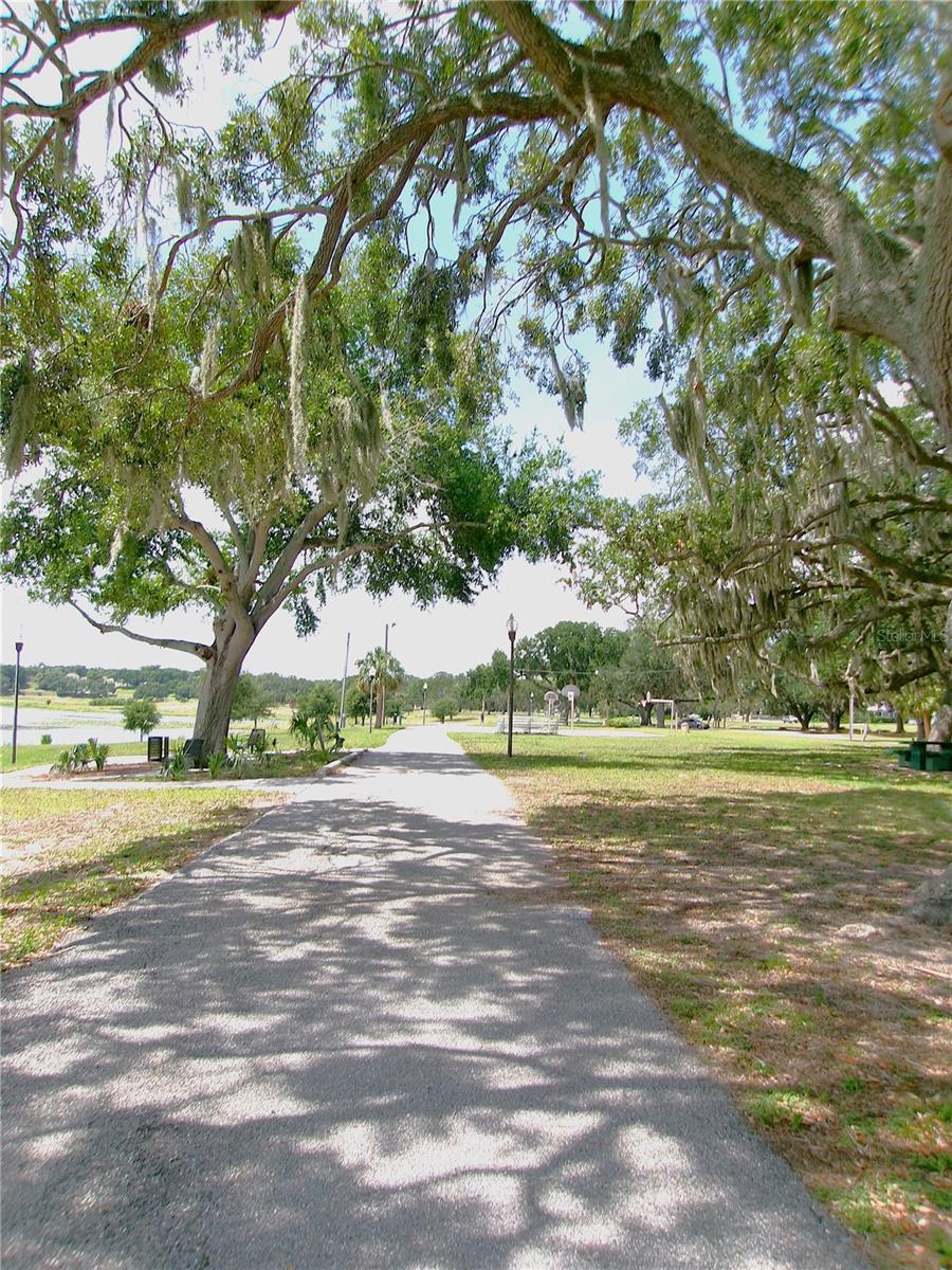 702 WILDABON AVE, LAKE WALES, FL, 33853