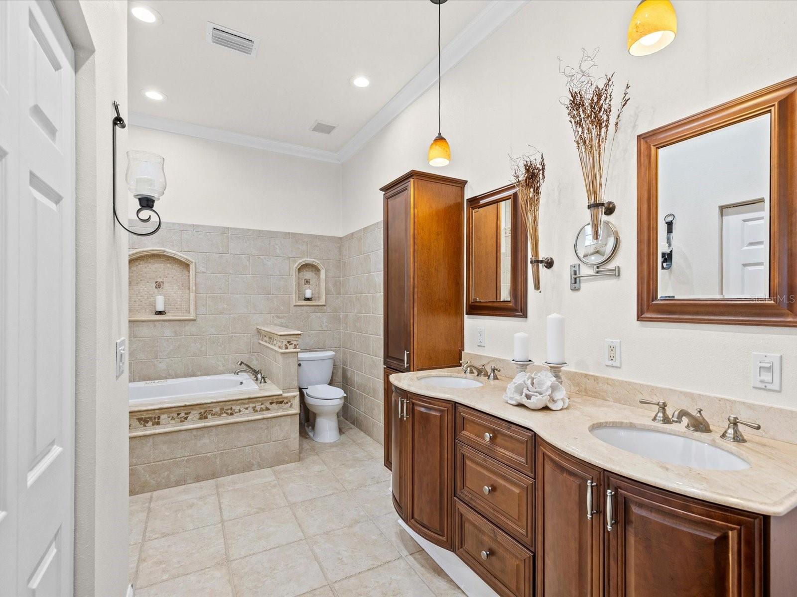 2033 LONG BRANCH LN, CLEARWATER, FL, 33760