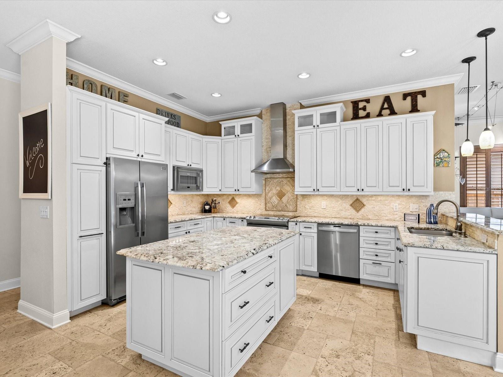 2033 LONG BRANCH LN, CLEARWATER, FL, 33760