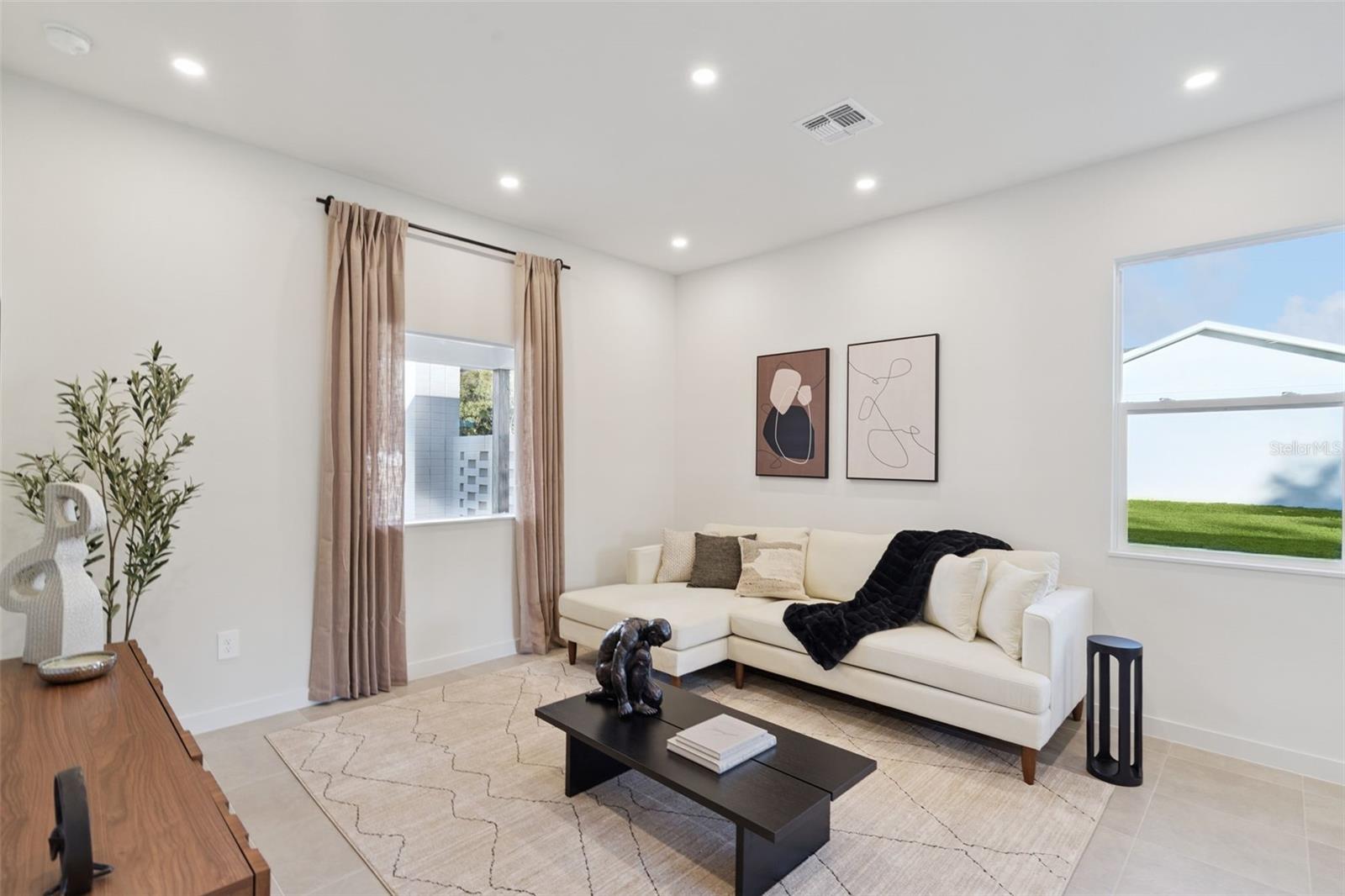 450 SKYFIELD CT, LADY LAKE, FL, 32159
