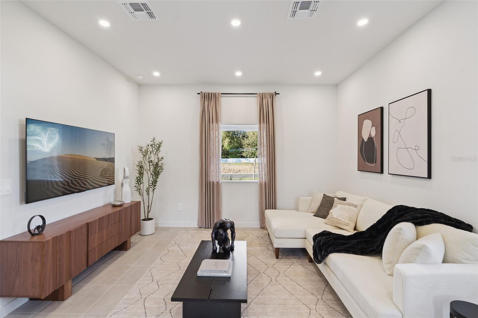 450 SKYFIELD CT, LADY LAKE, FL, 32159