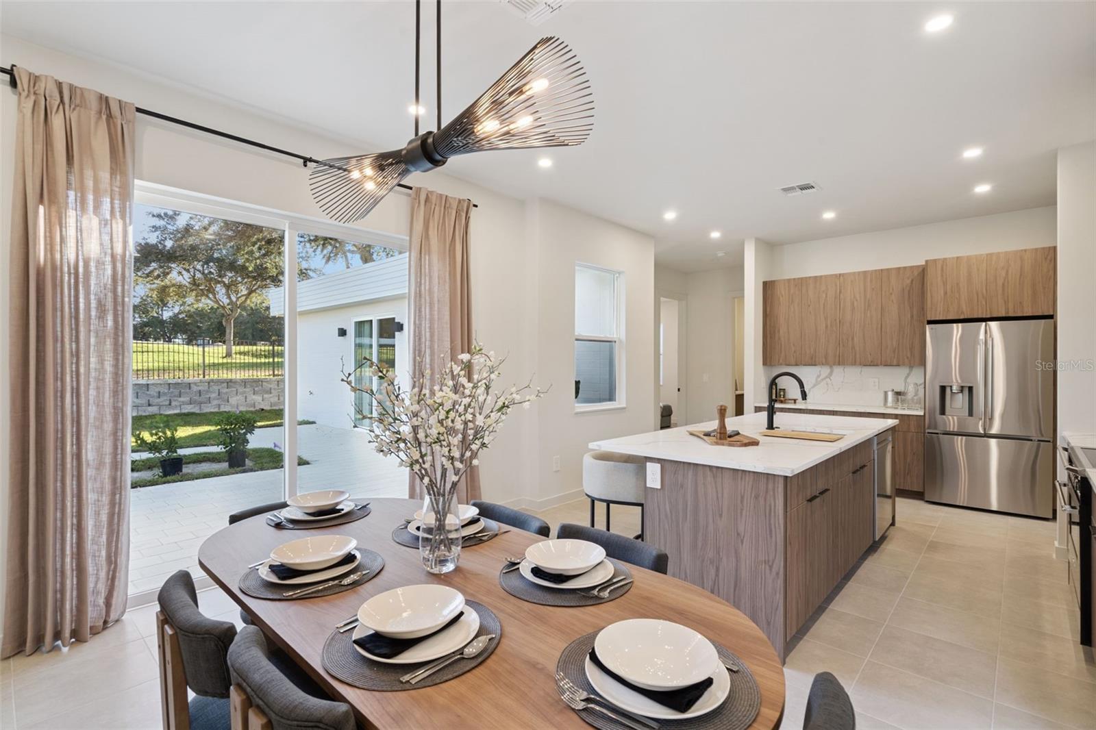 450 SKYFIELD CT, LADY LAKE, FL, 32159