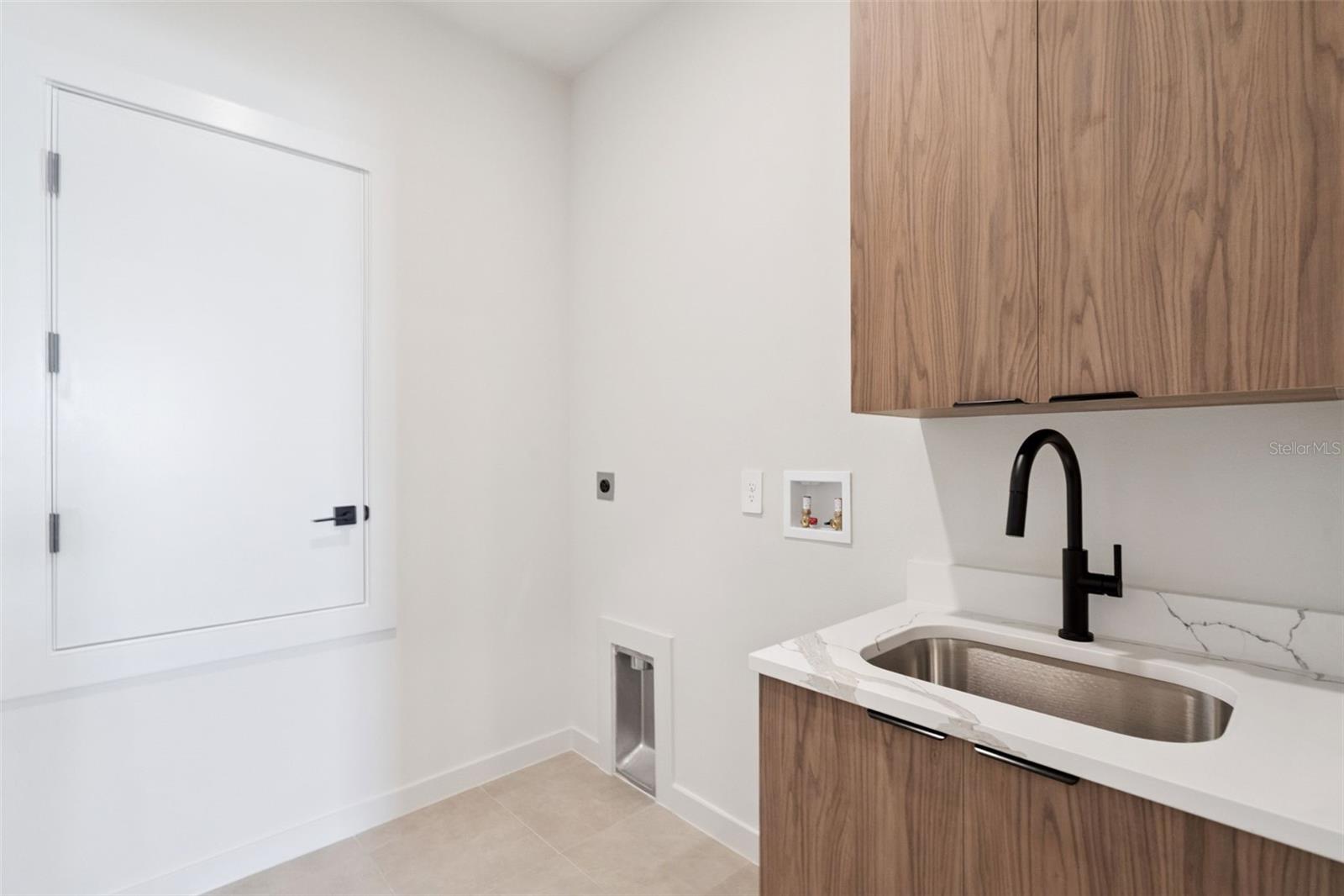 450 SKYFIELD CT, LADY LAKE, FL, 32159