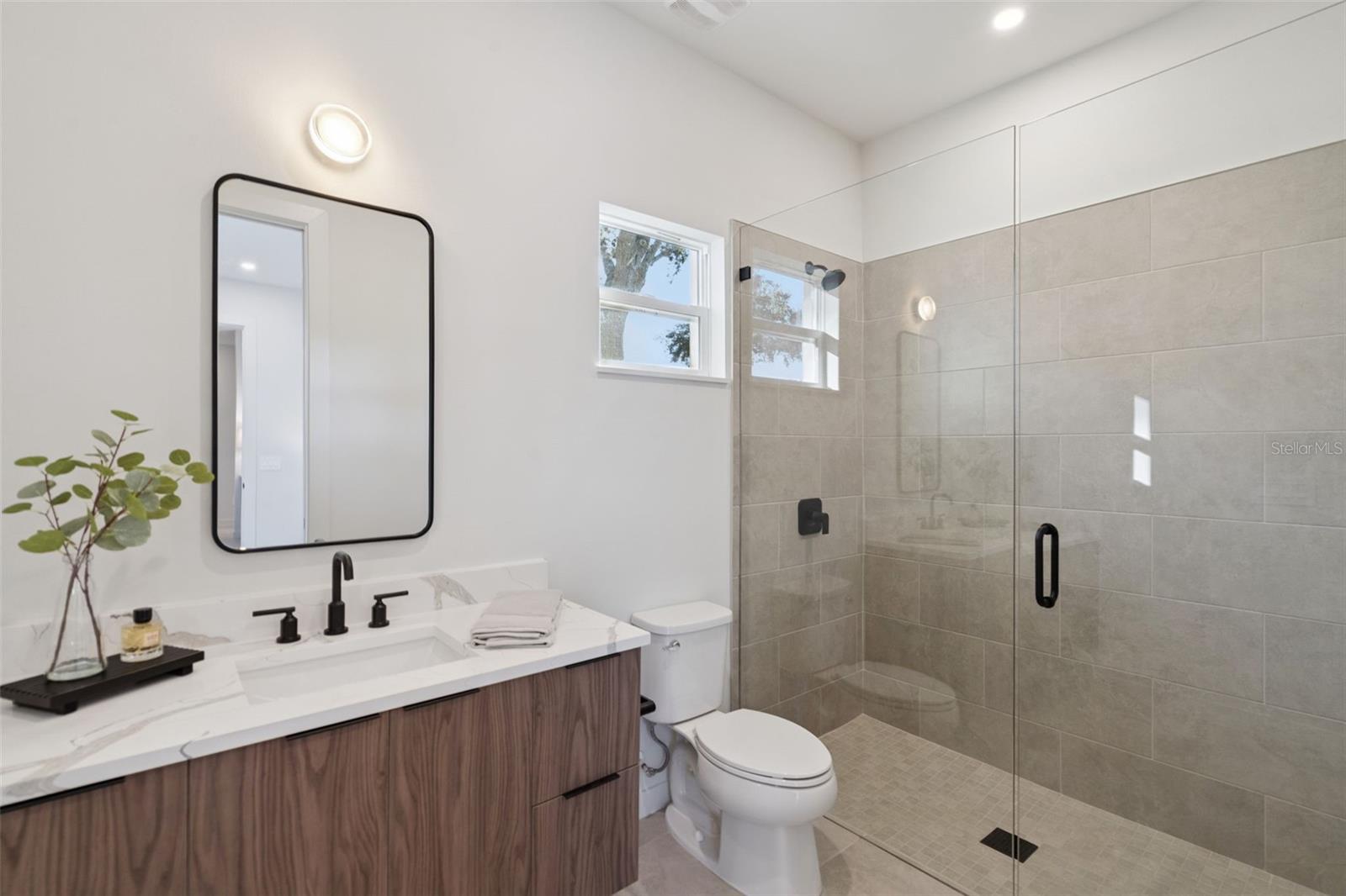 450 SKYFIELD CT, LADY LAKE, FL, 32159