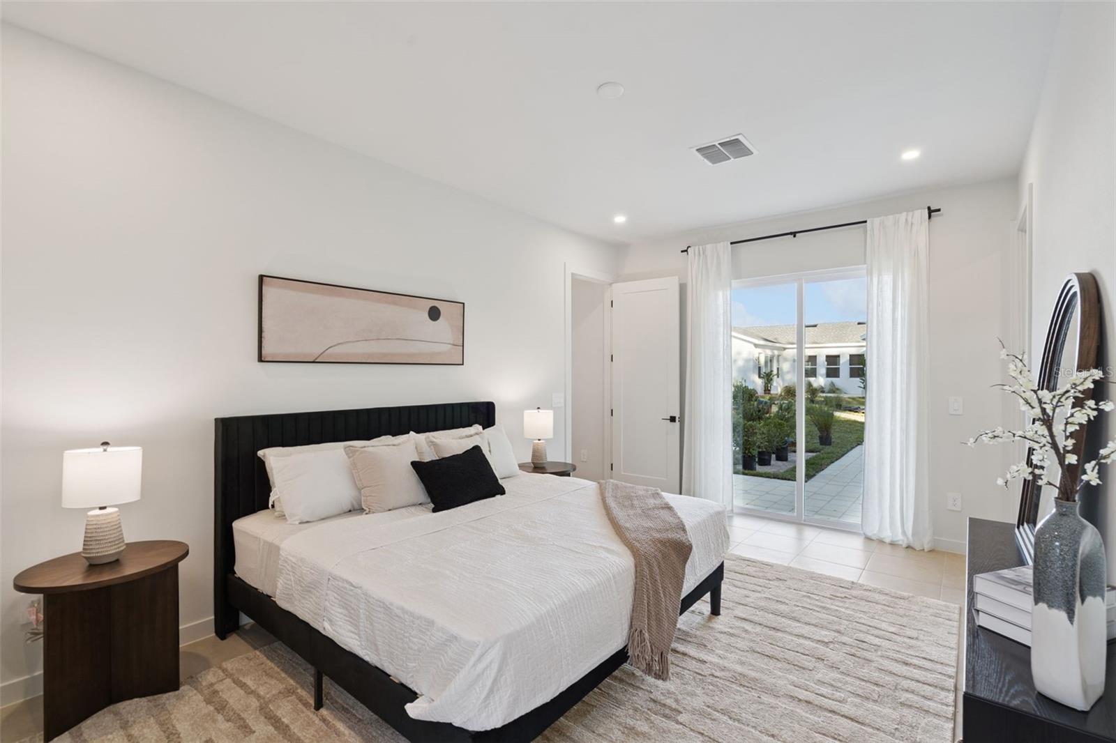 450 SKYFIELD CT, LADY LAKE, FL, 32159
