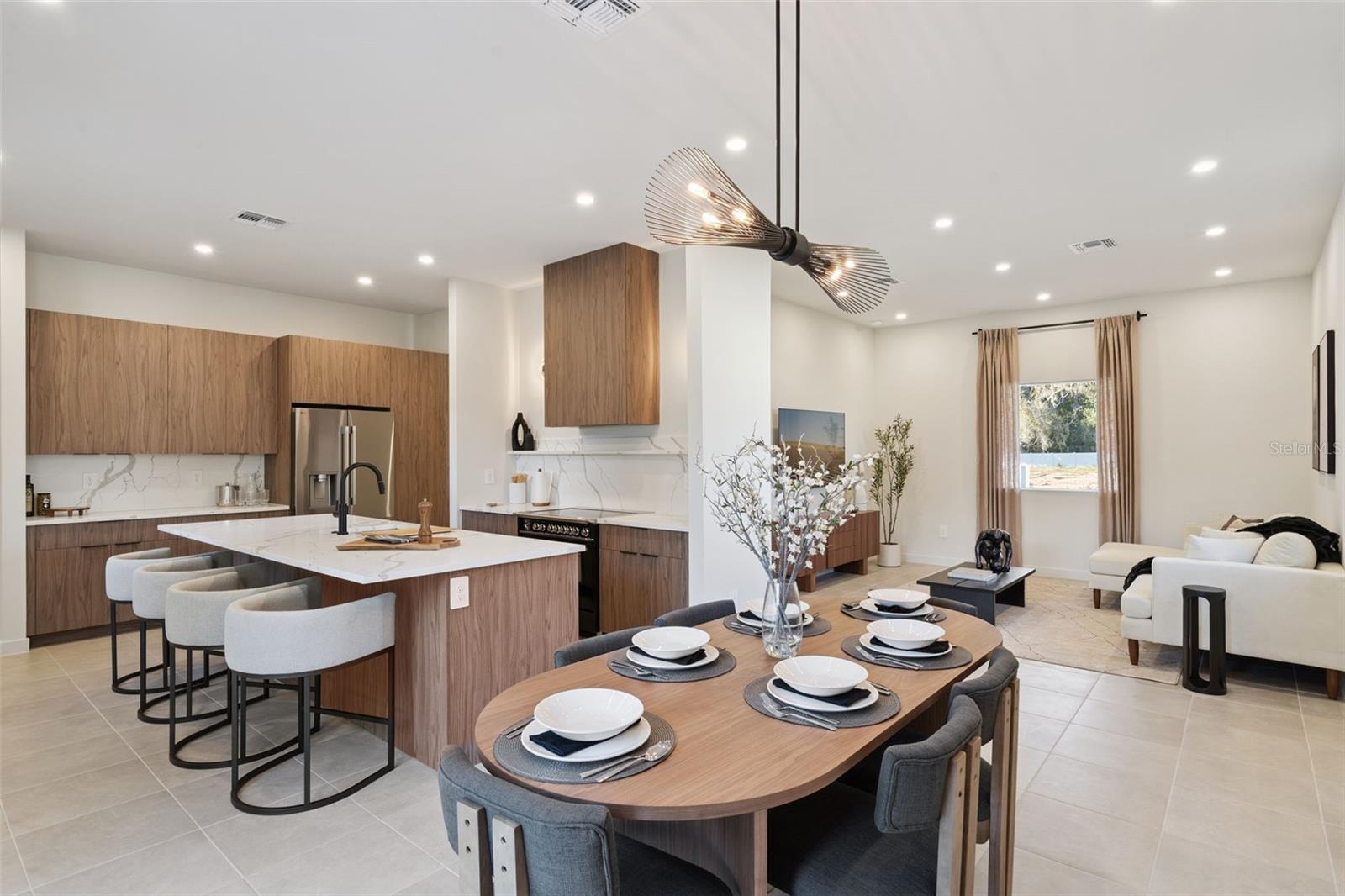 450 SKYFIELD CT, LADY LAKE, FL, 32159