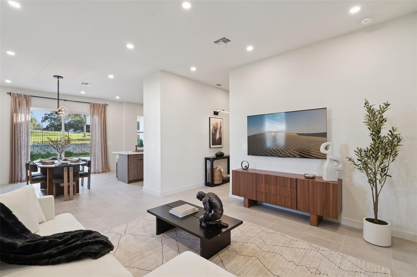 450 SKYFIELD CT, LADY LAKE, FL, 32159