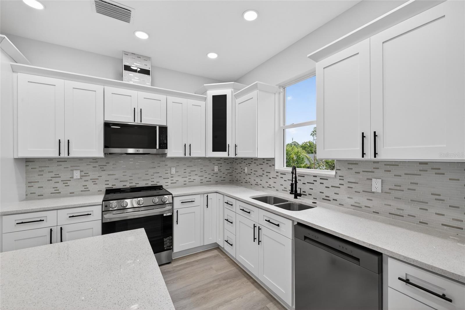 6000 DELTONA BLVD, SPRING HILL, FL, 34606