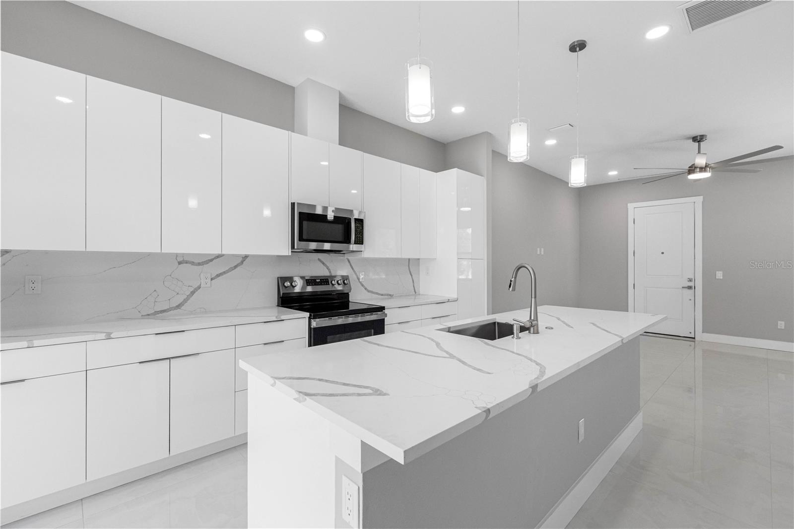 7015 N CENTRAL AVE #Unit D, TAMPA, FL, 33604