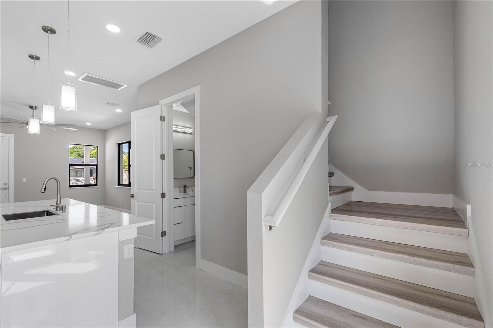 7015 N CENTRAL AVE #Unit D, TAMPA, FL, 33604