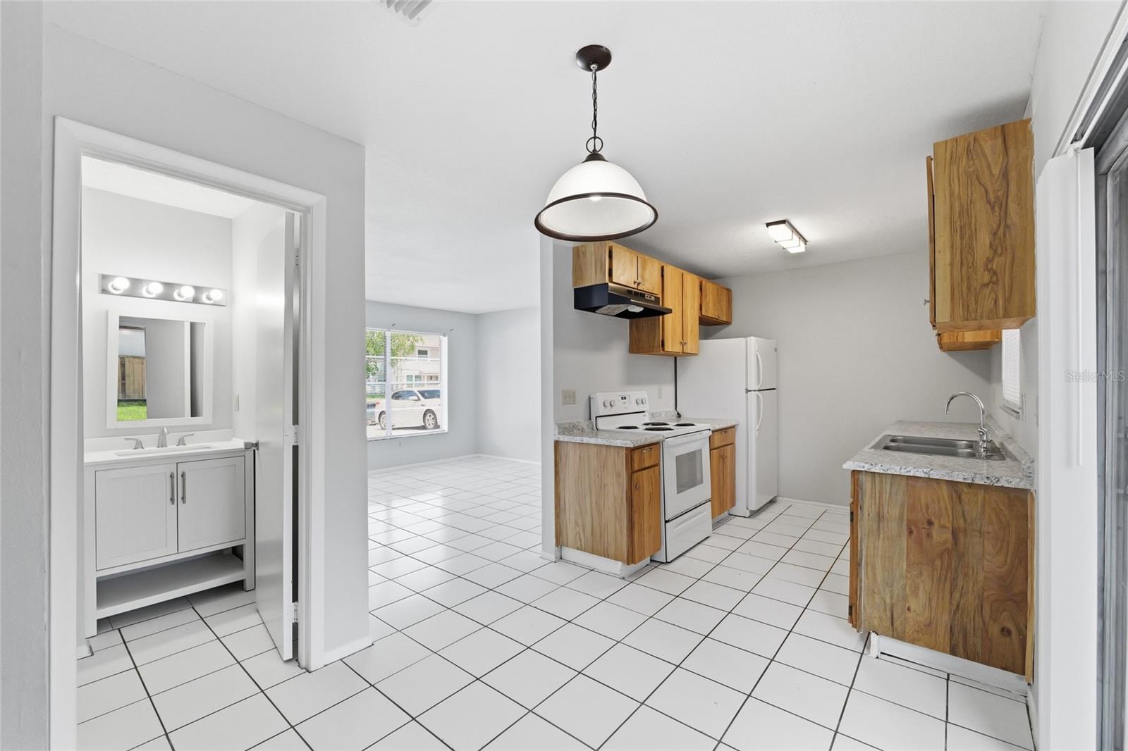 14021 VILLAGE TERRACE DR, TAMPA, FL, 33624