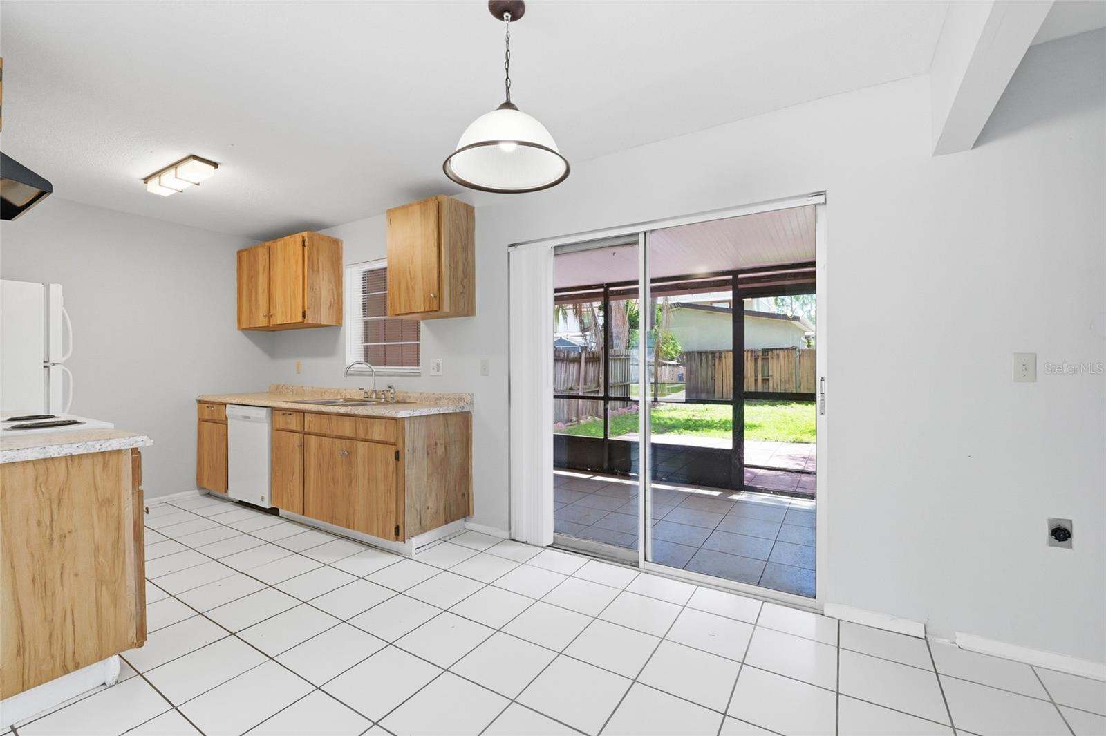 14021 VILLAGE TERRACE DR, TAMPA, FL, 33624