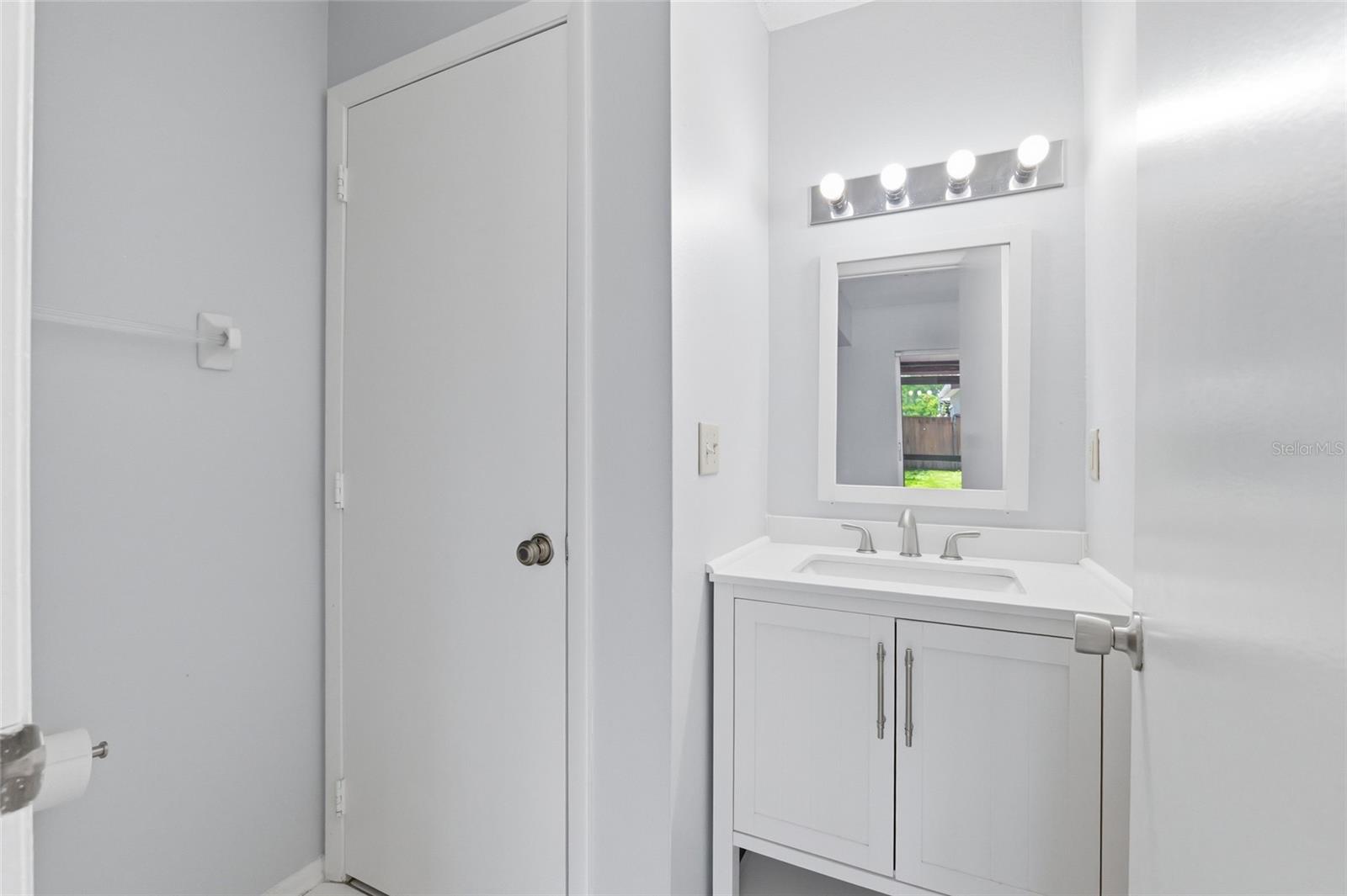 14021 VILLAGE TERRACE DR, TAMPA, FL, 33624