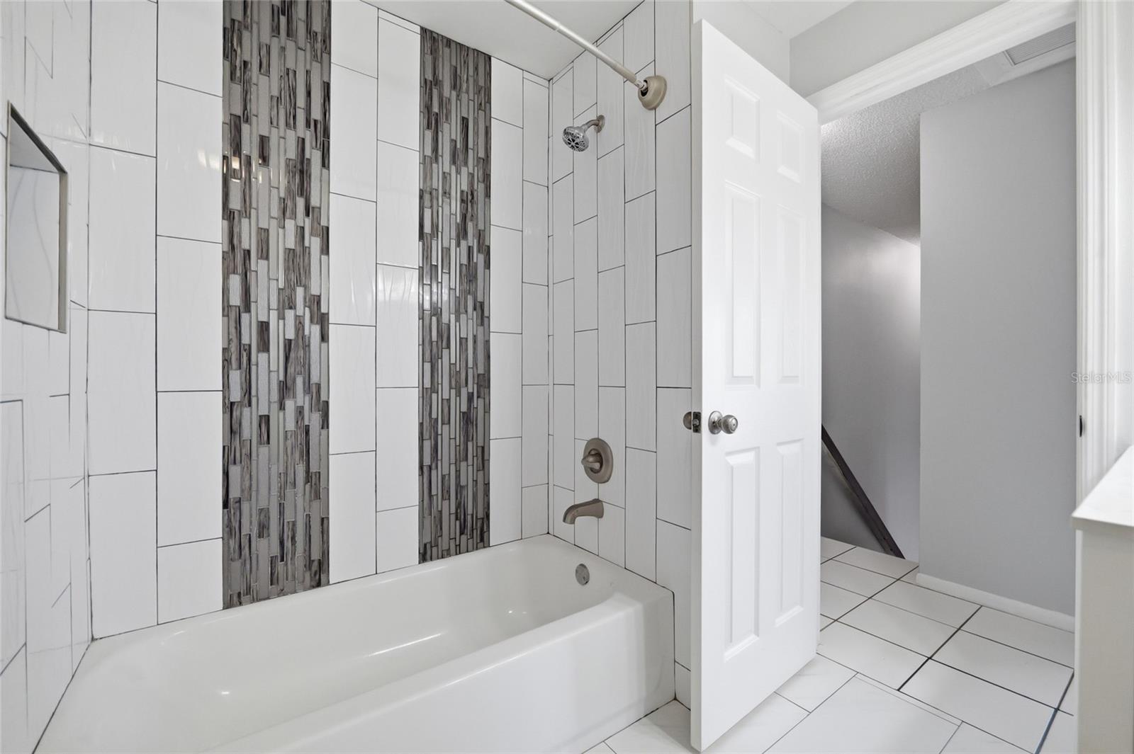 14021 VILLAGE TERRACE DR, TAMPA, FL, 33624