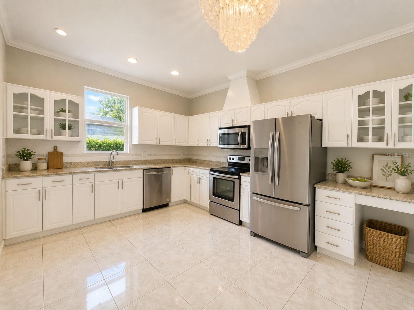 11052 LYNN LAKE CIR, TAMPA, FL, 33625