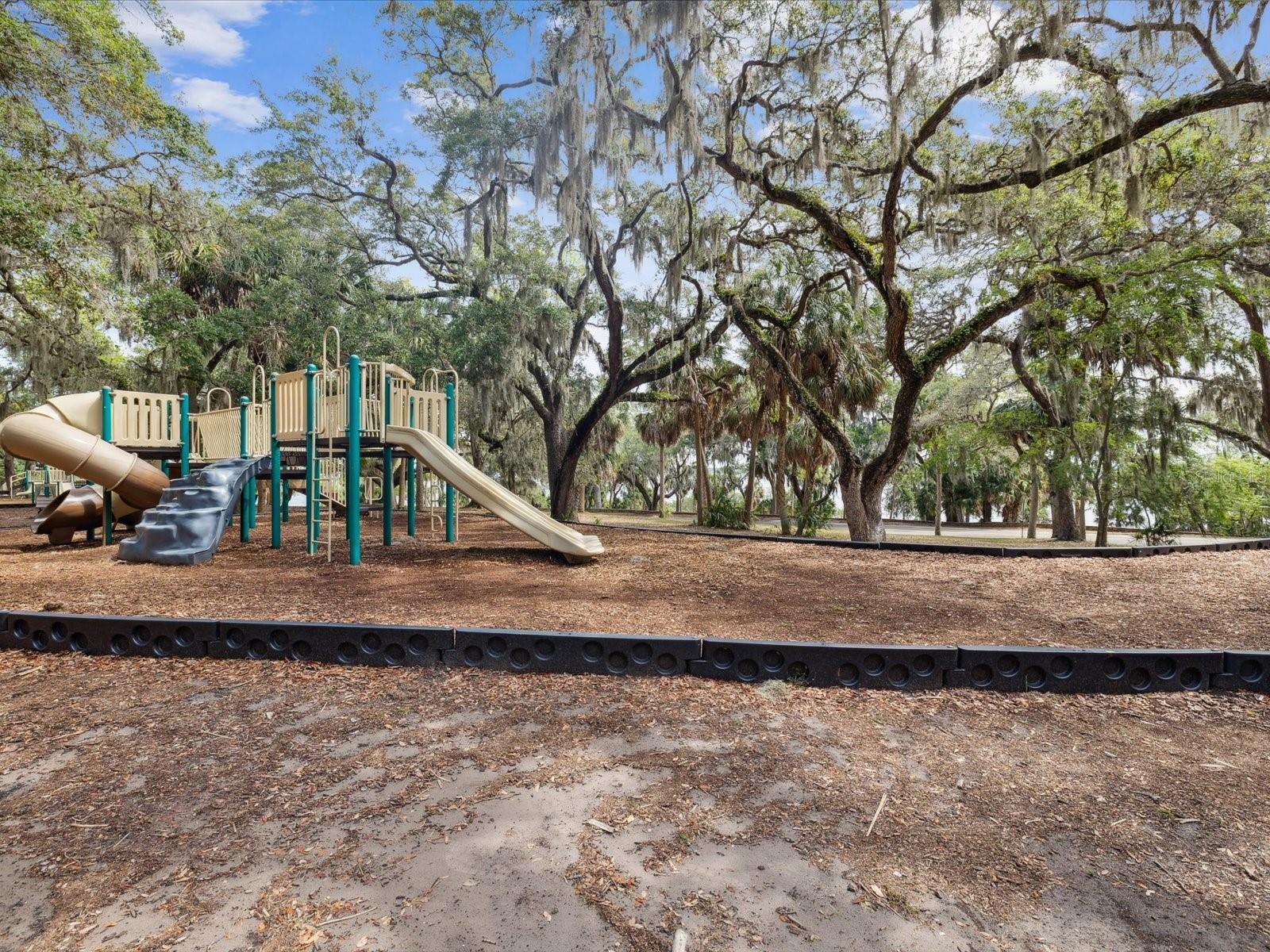 150 SUNCREST DR, SAFETY HARBOR, FL, 34695