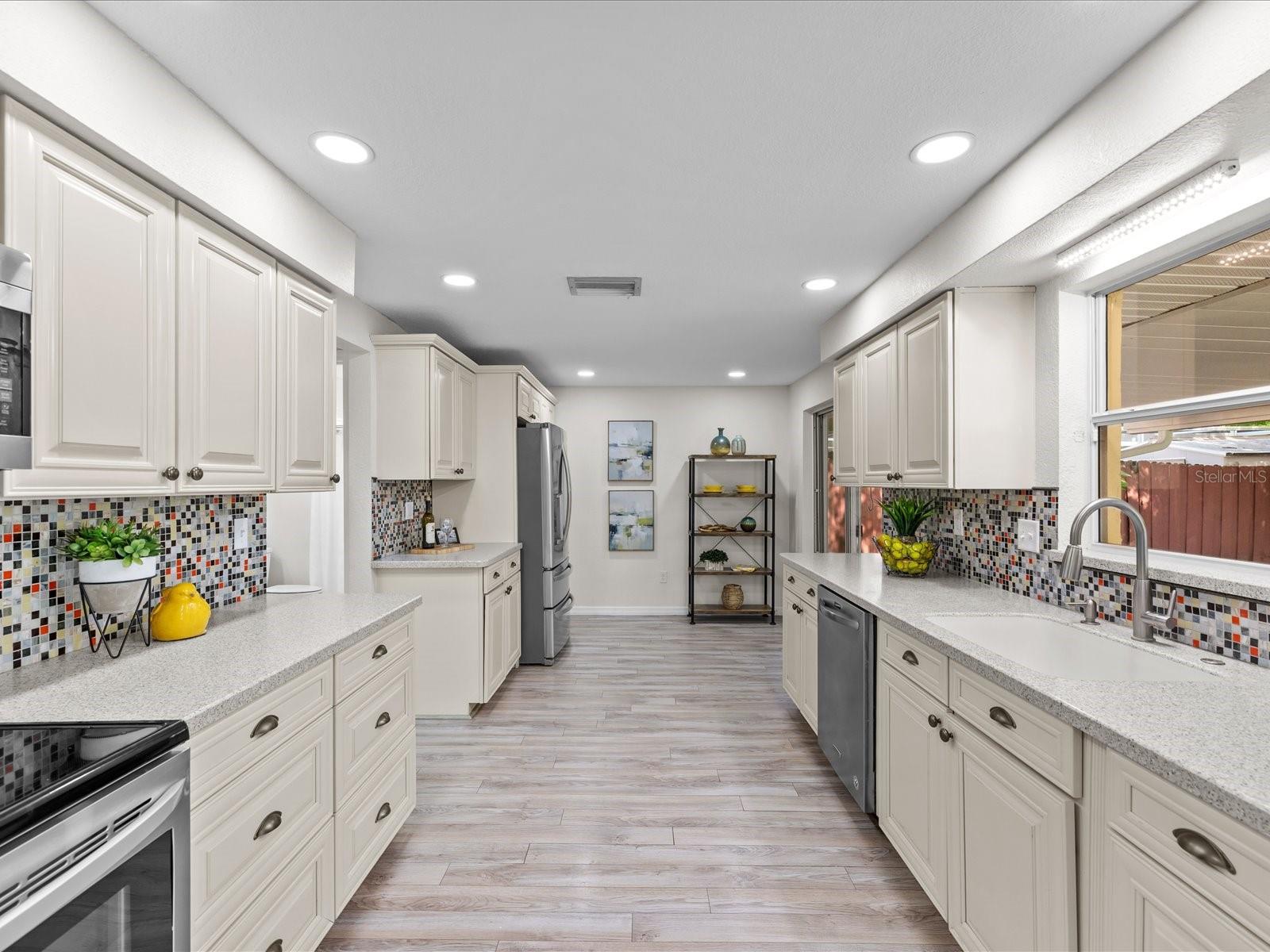 150 SUNCREST DR, SAFETY HARBOR, FL, 34695
