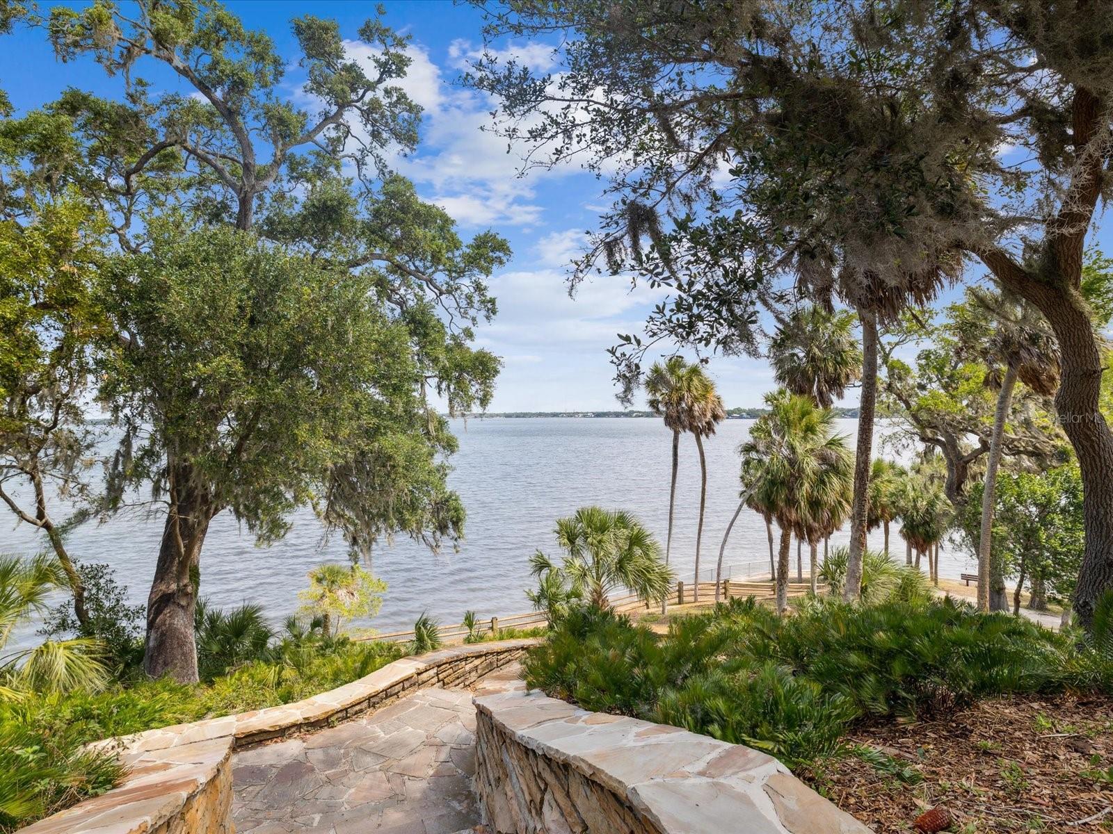 150 SUNCREST DR, SAFETY HARBOR, FL, 34695