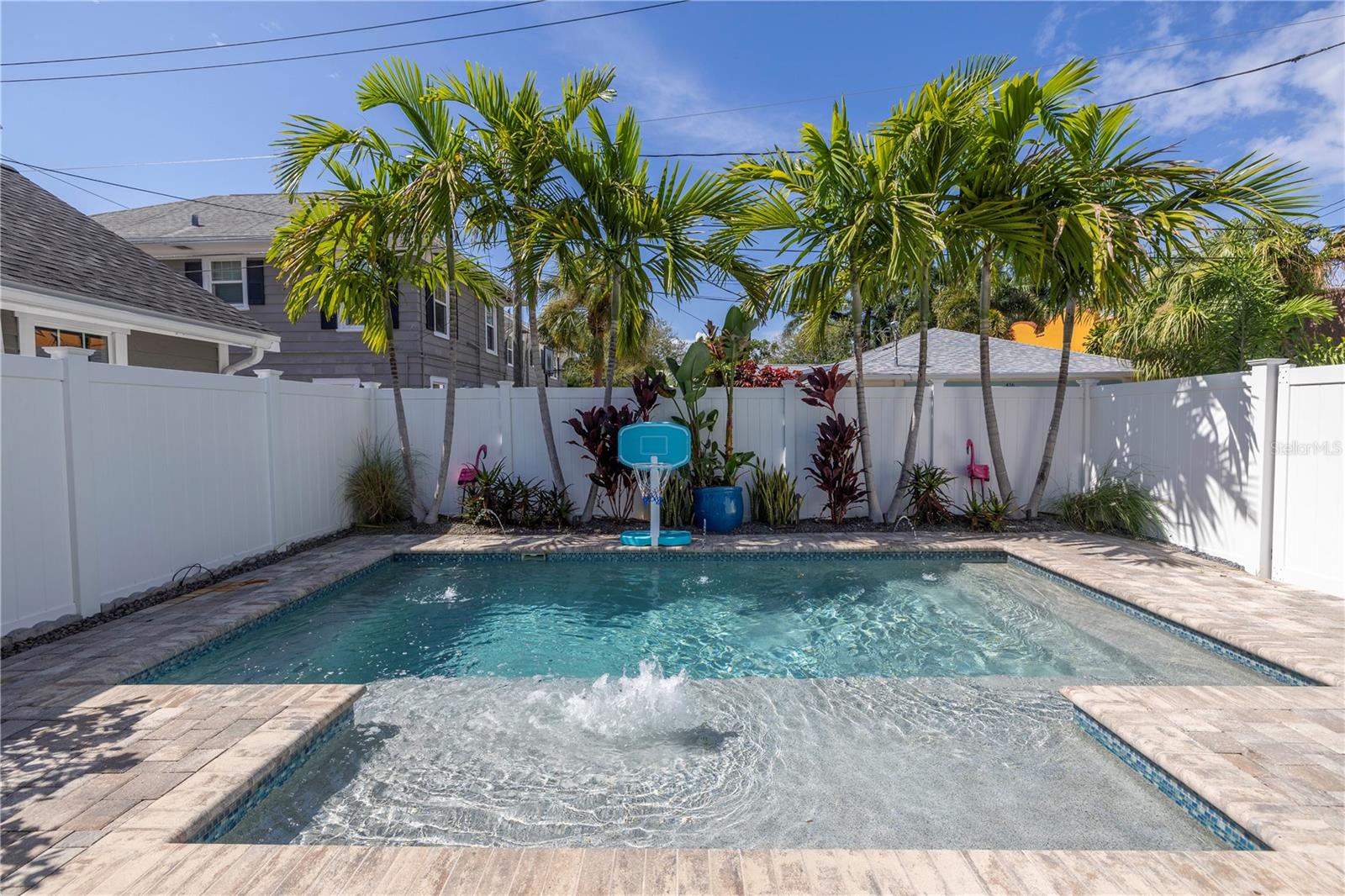 415 19TH AVE NE, ST PETERSBURG, FL, 33704