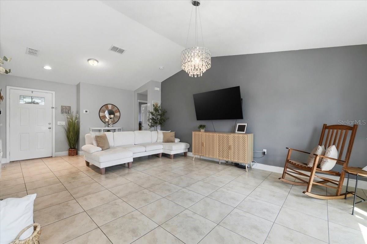111 MAPLE DR, POINCIANA, FL, 34759