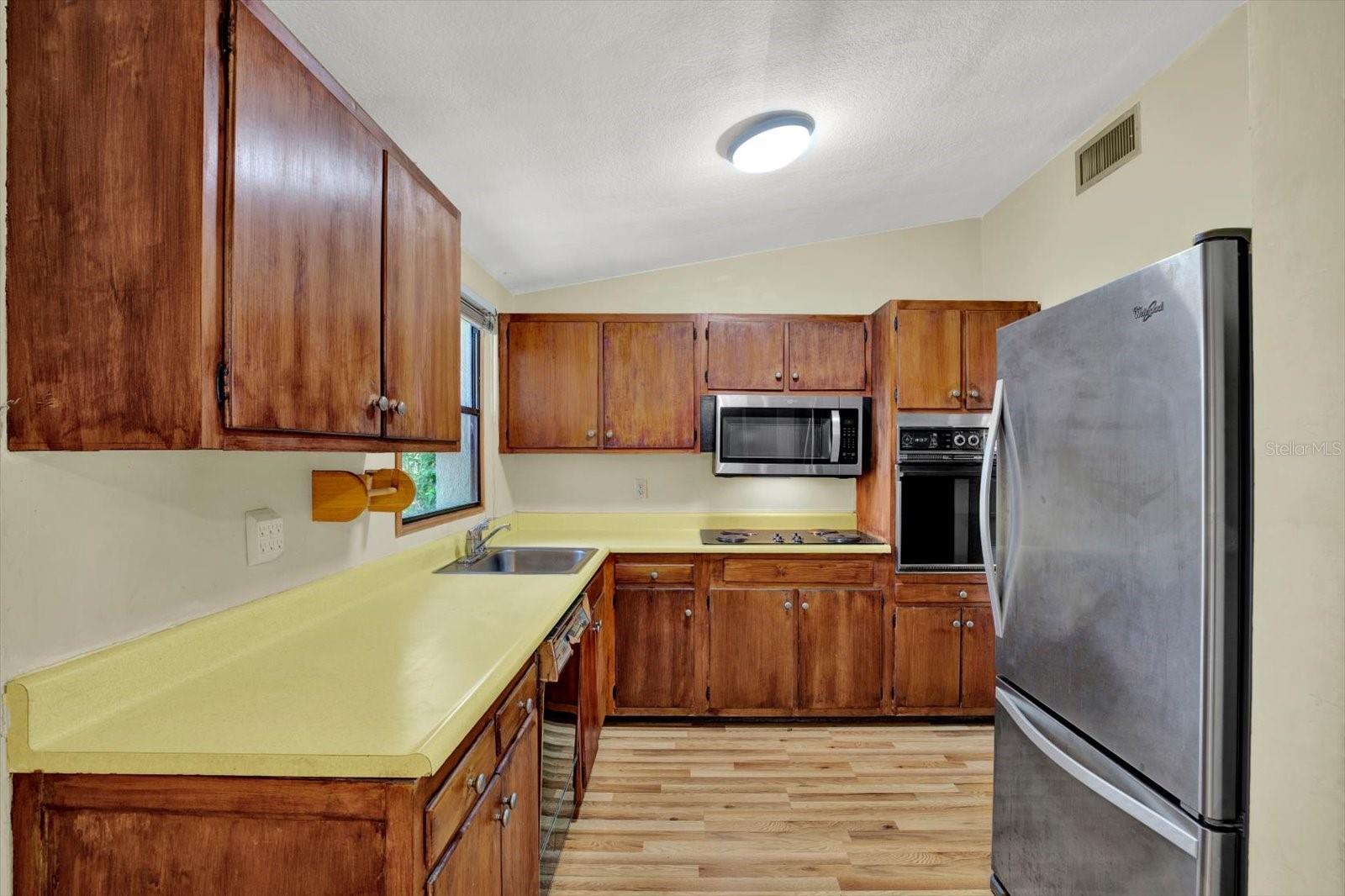 2215 CURTIS DR S, CLEARWATER, FL, 33764
