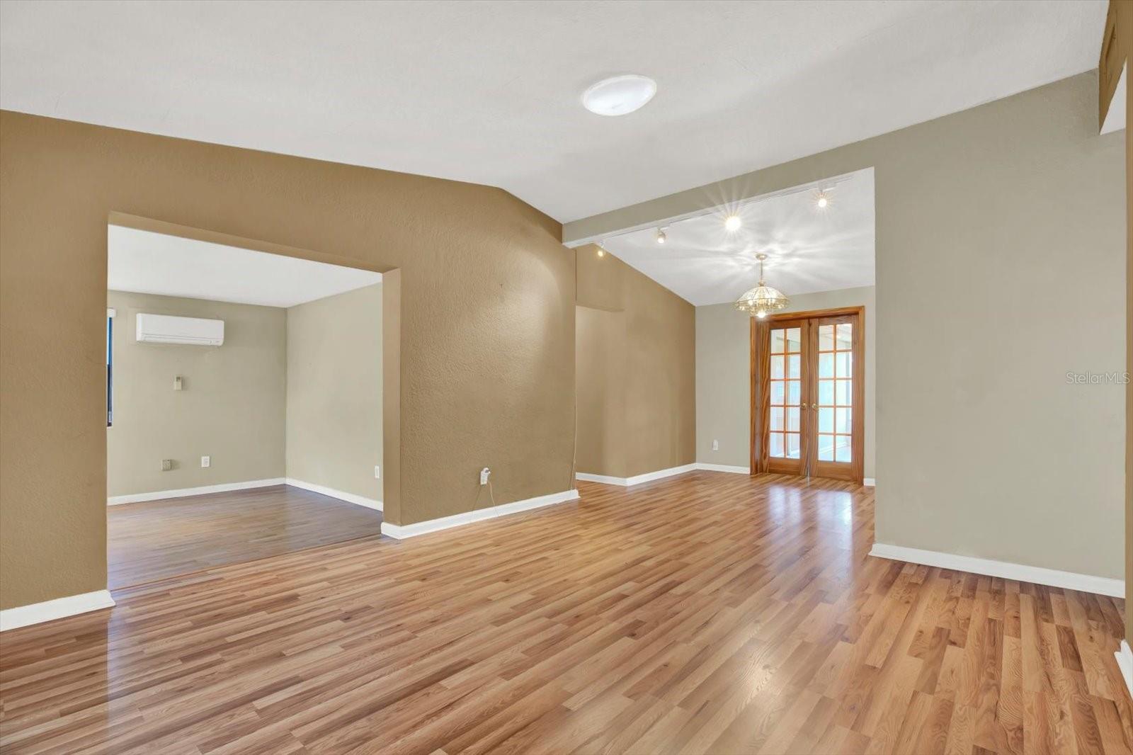2215 CURTIS DR S, CLEARWATER, FL, 33764