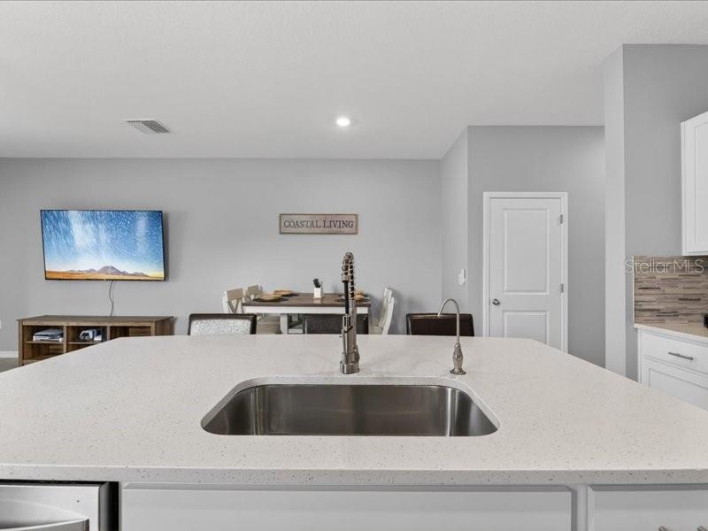 416 MANGROVE SHADE CIR, APOLLO BEACH, FL, 33572