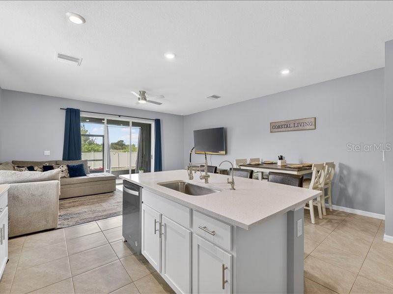 416 MANGROVE SHADE CIR, APOLLO BEACH, FL, 33572