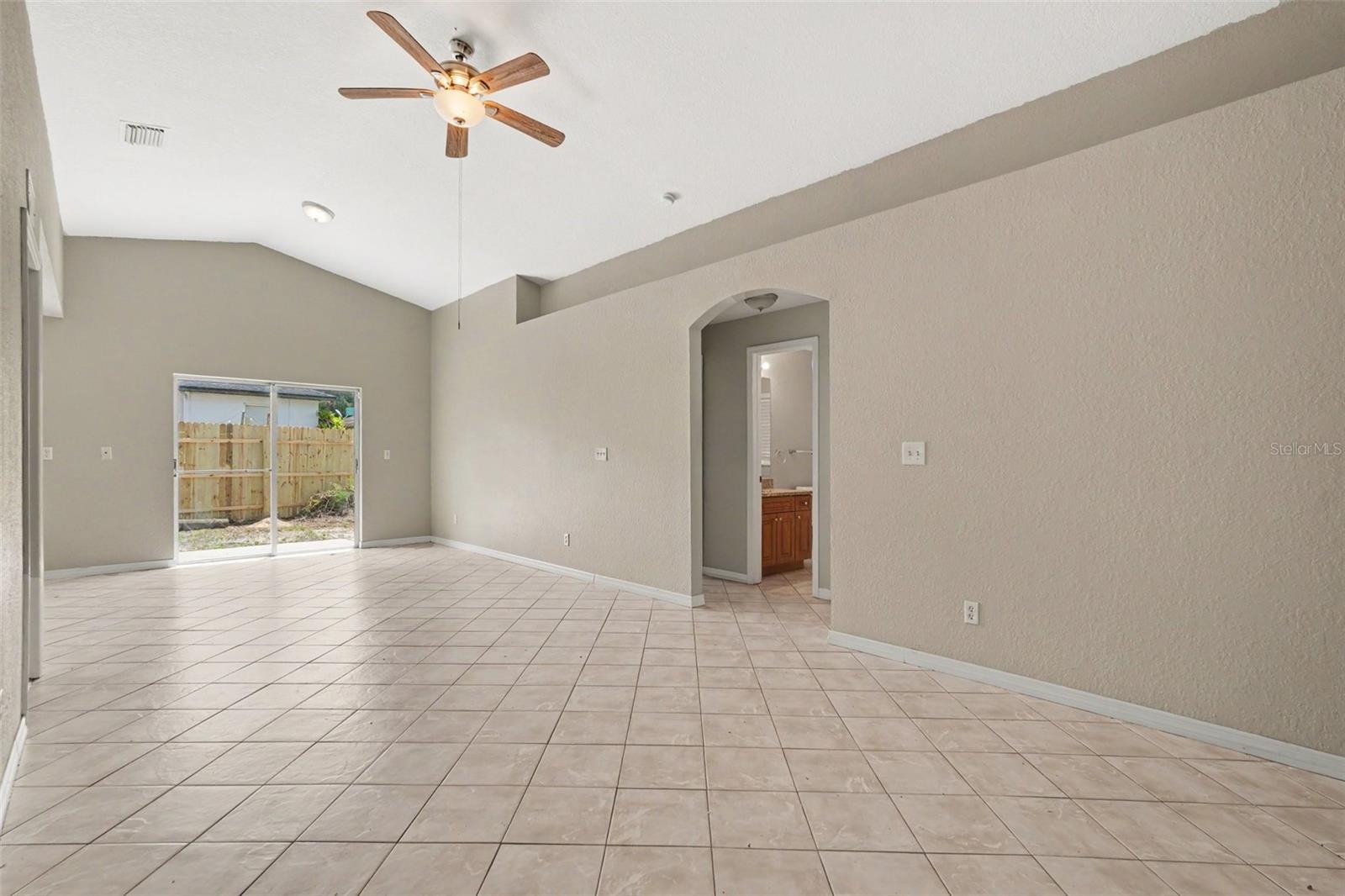 1915 E MCBERRY ST, TAMPA, FL, 33610
