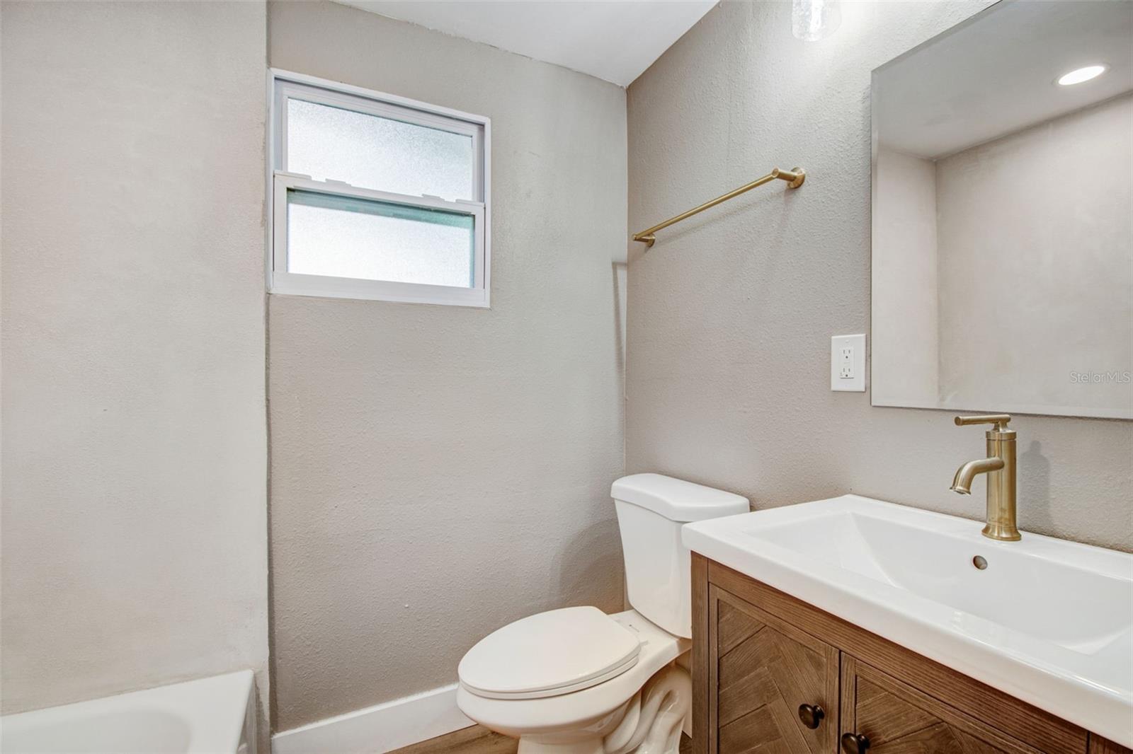 5700 65TH AVE N, PINELLAS PARK, FL, 33781