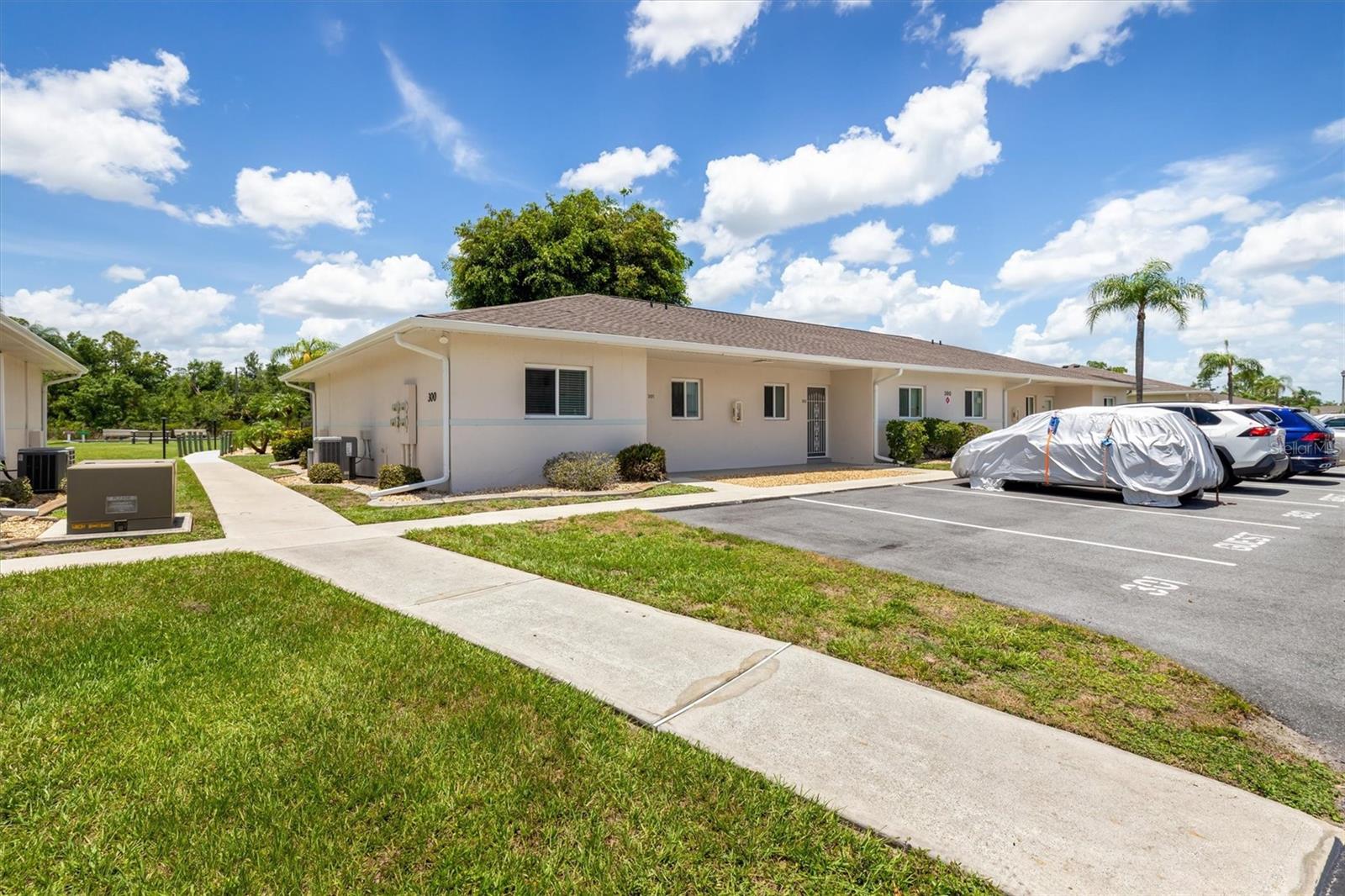 12538 SW KINGSWAY CIR #301, LAKE SUZY, FL, 34269