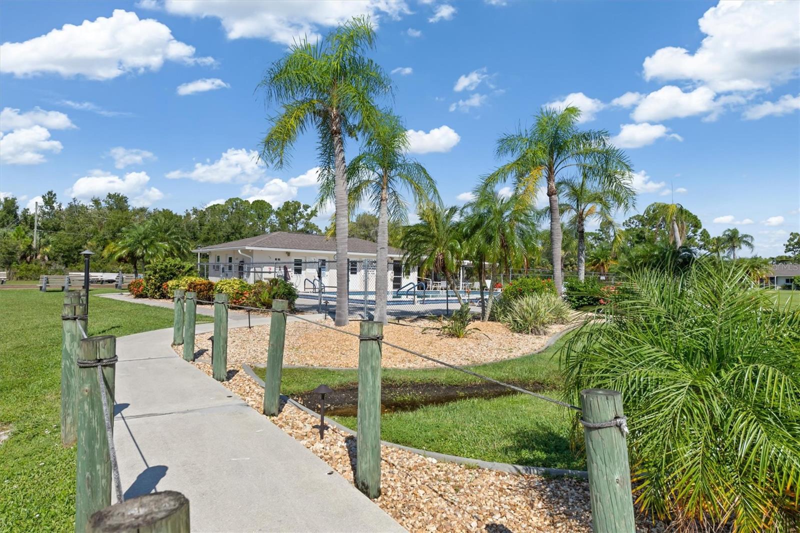 12538 SW KINGSWAY CIR #301, LAKE SUZY, FL, 34269
