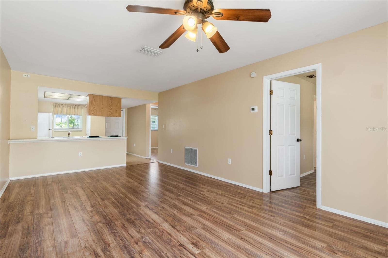 12538 SW KINGSWAY CIR #301, LAKE SUZY, FL, 34269