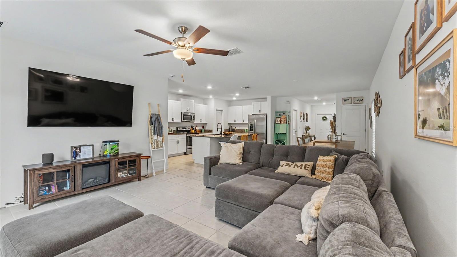 2063 OLD PASTURE LN, LAKELAND, FL, 33801