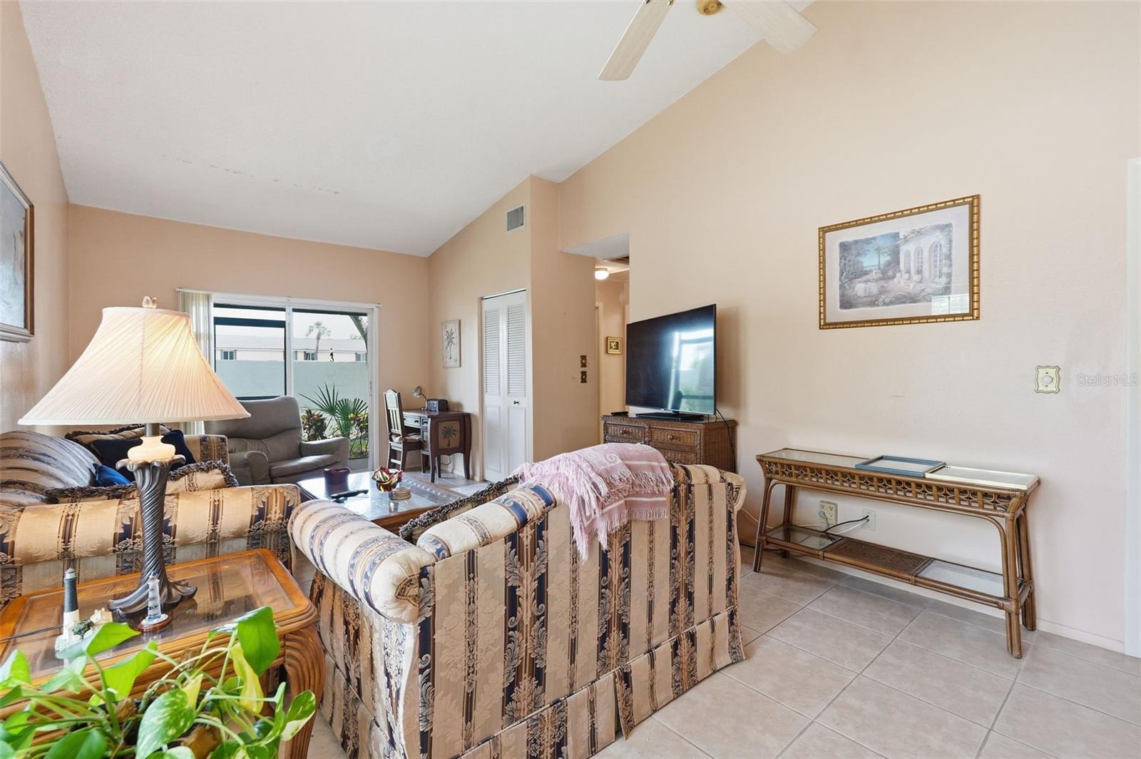 561 LAGUNA VISTA CT, LARGO, FL, 33771