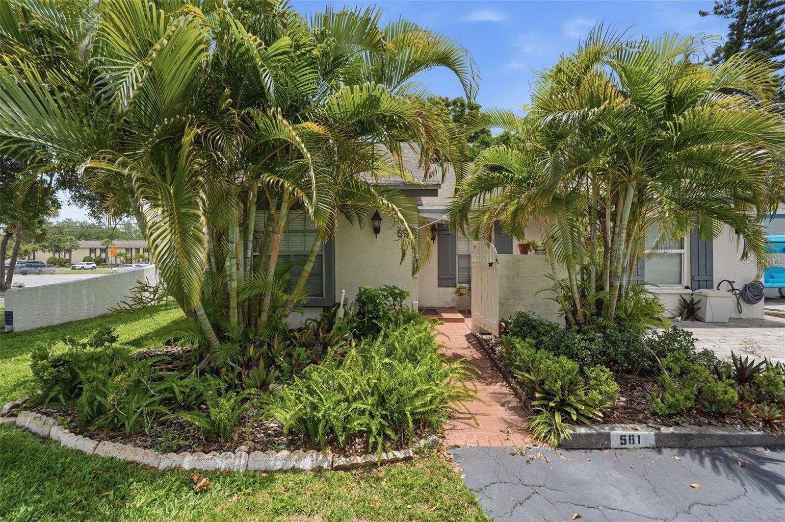 561 LAGUNA VISTA CT, LARGO, FL, 33771