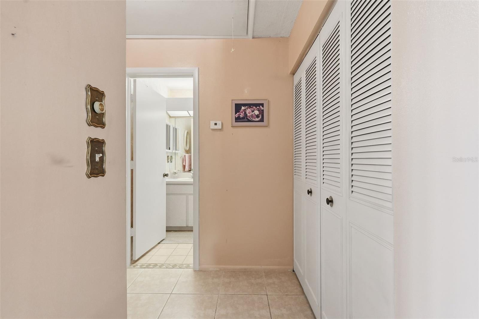 561 LAGUNA VISTA CT, LARGO, FL, 33771