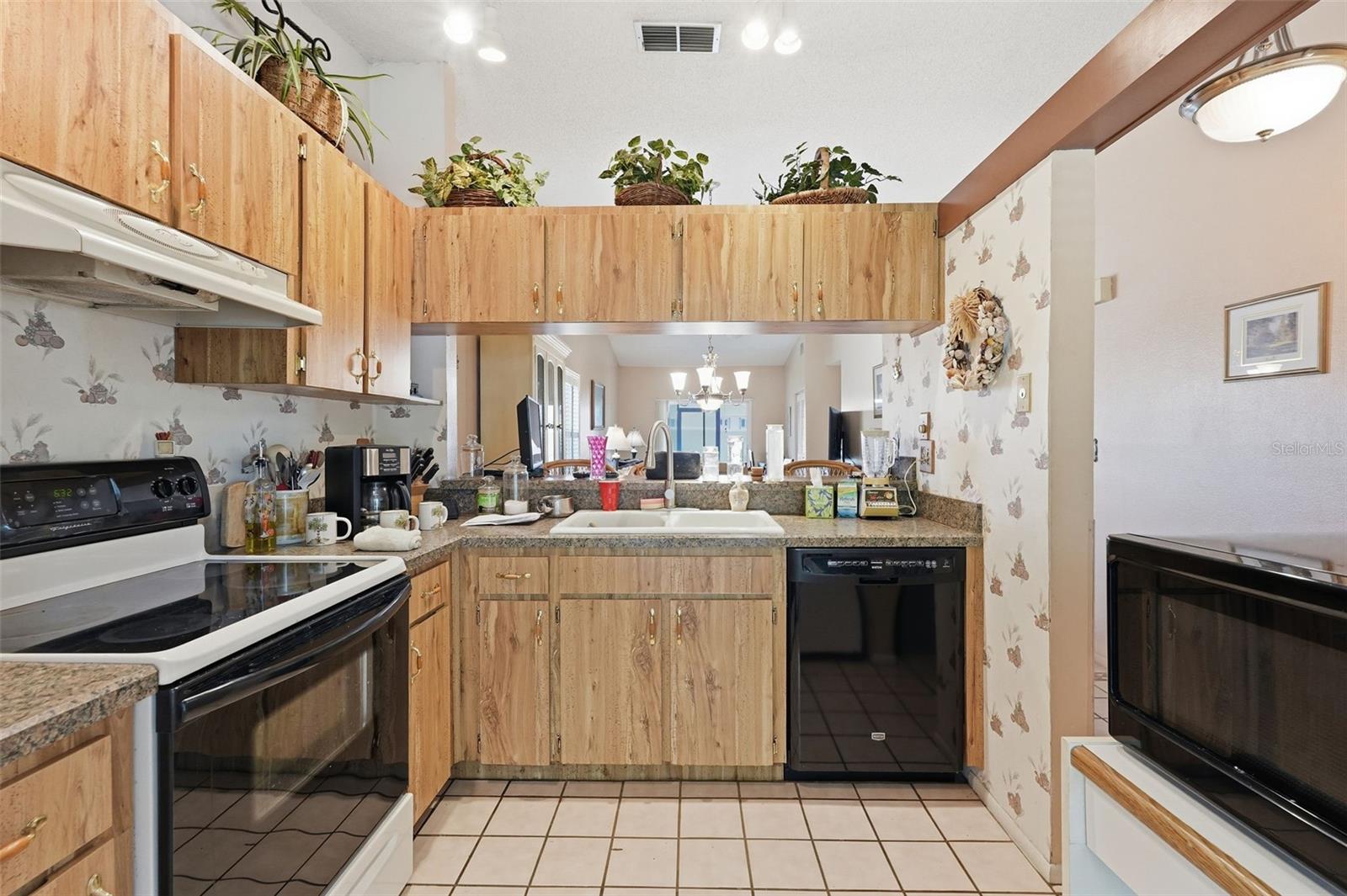 561 LAGUNA VISTA CT, LARGO, FL, 33771