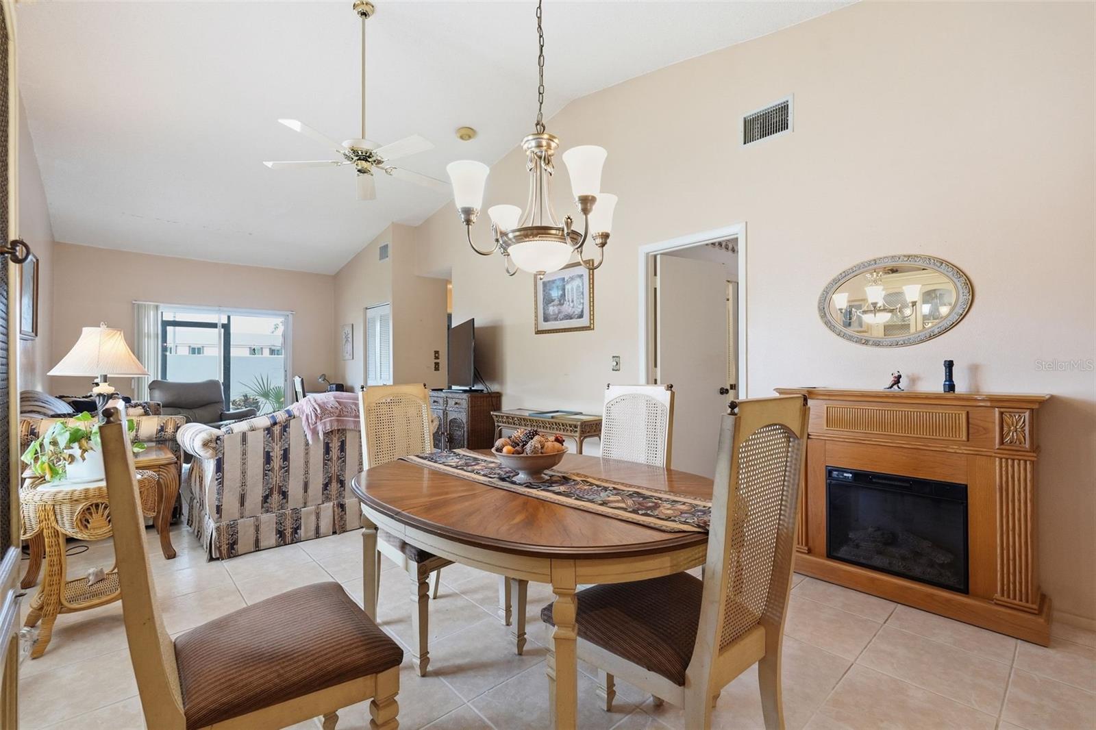 561 LAGUNA VISTA CT, LARGO, FL, 33771