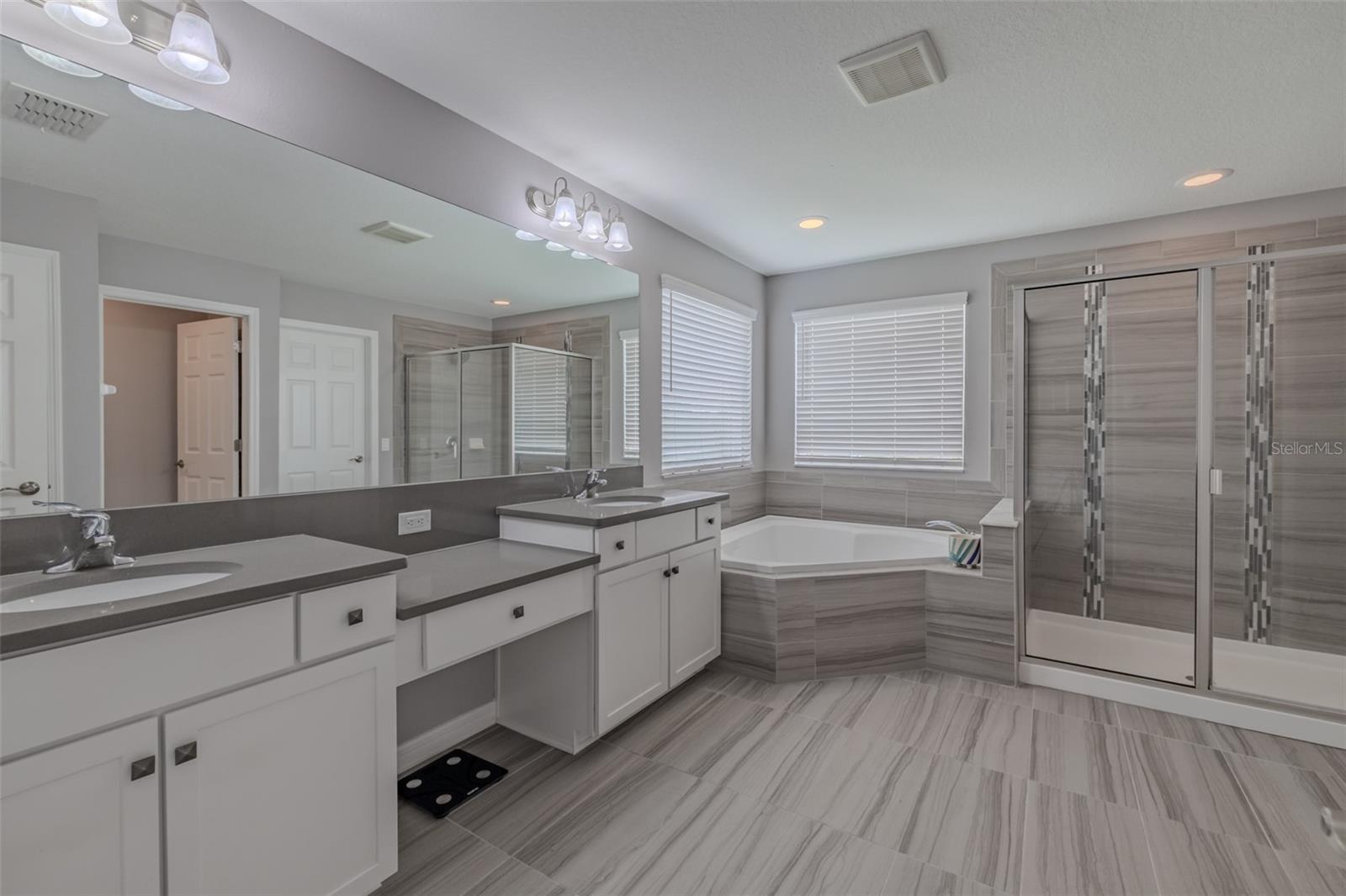 1686 CHERRY WALK RD, LUTZ, FL, 33558