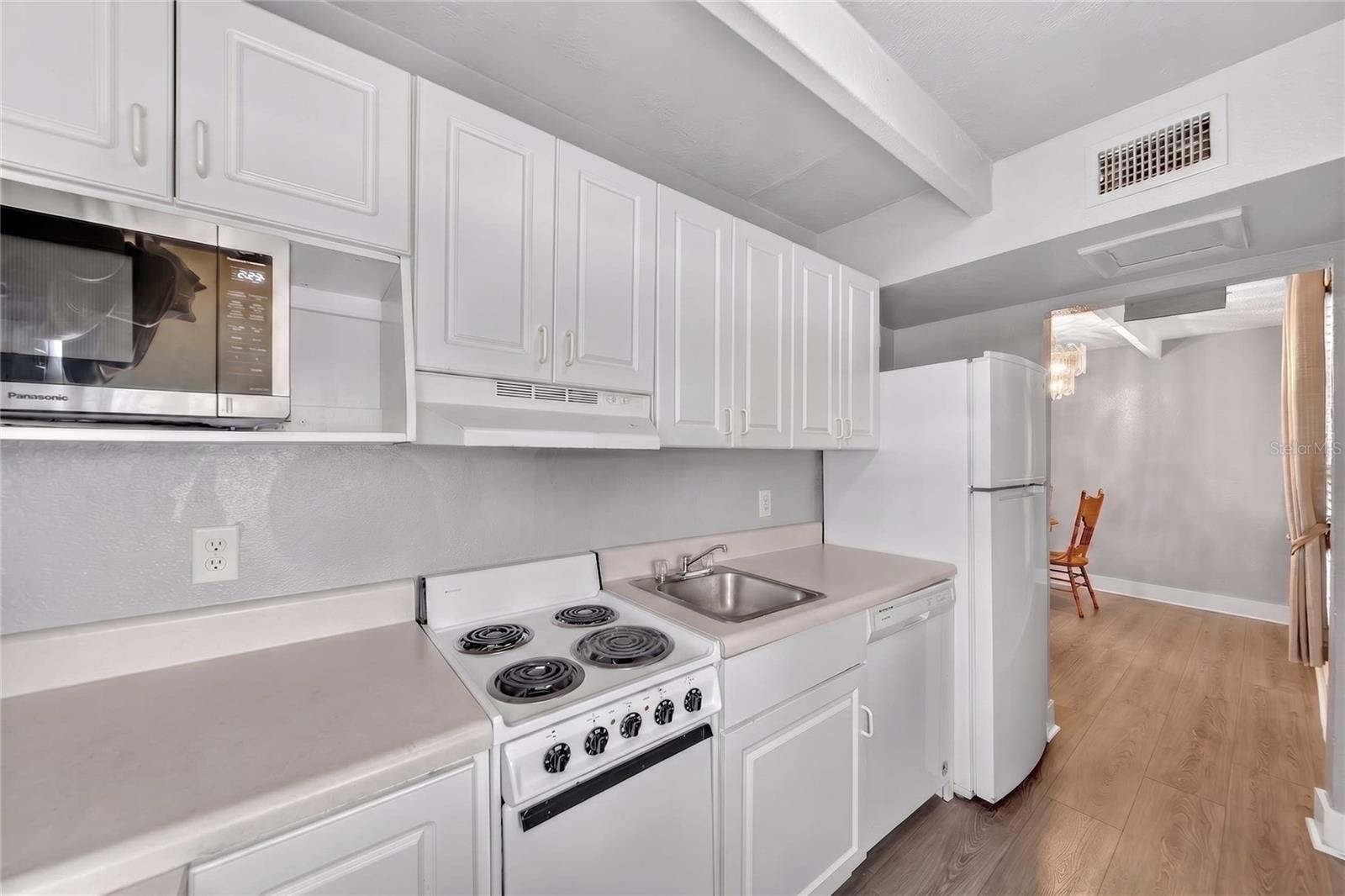 1513 CLUB CIR, LAKESHORE, FL, 33854